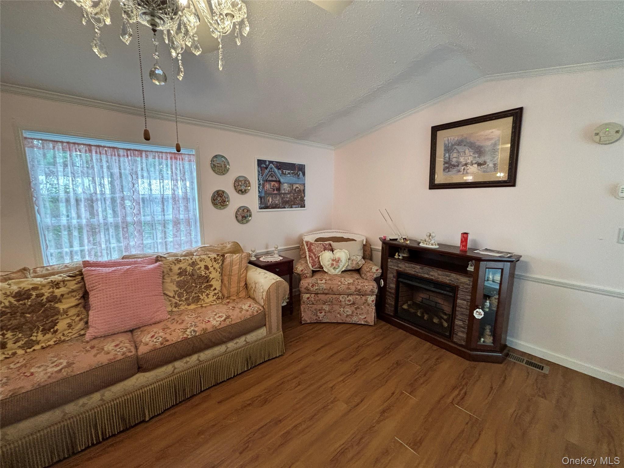 1661 Old Country Road, Unit 125 photo 11
