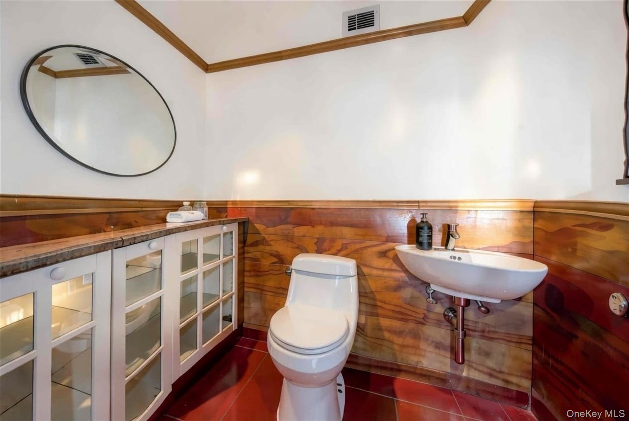 556 State Street – For Sale photo 14
