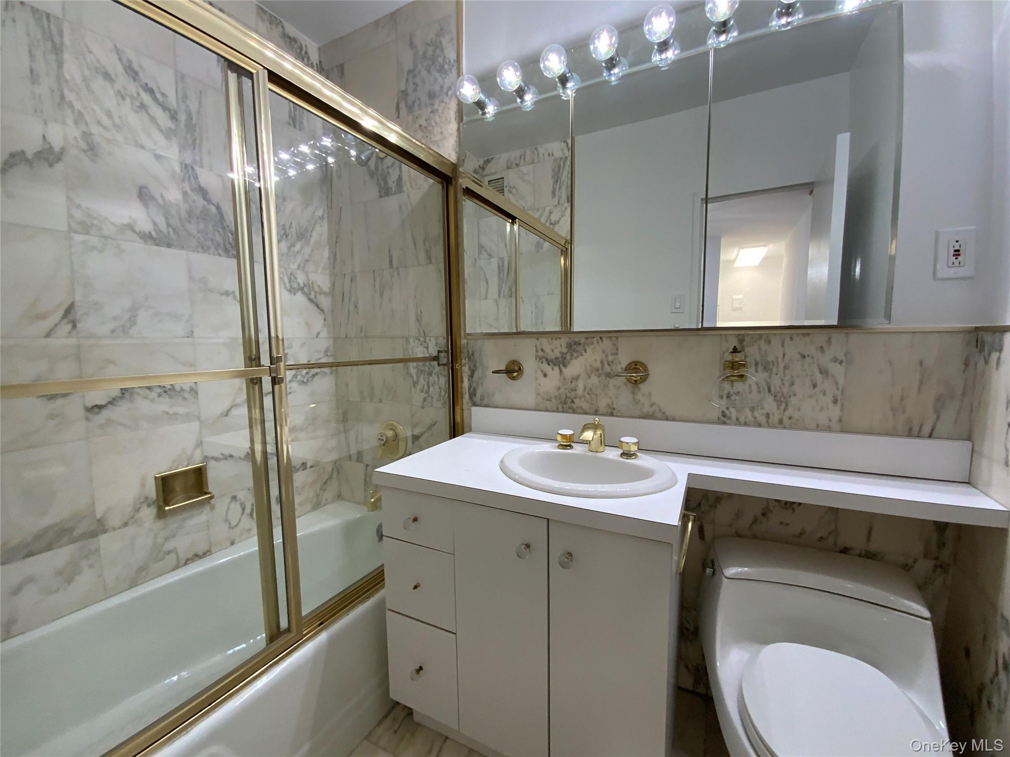 26910 Grand Central Parkway, Unit 27Z photo 6