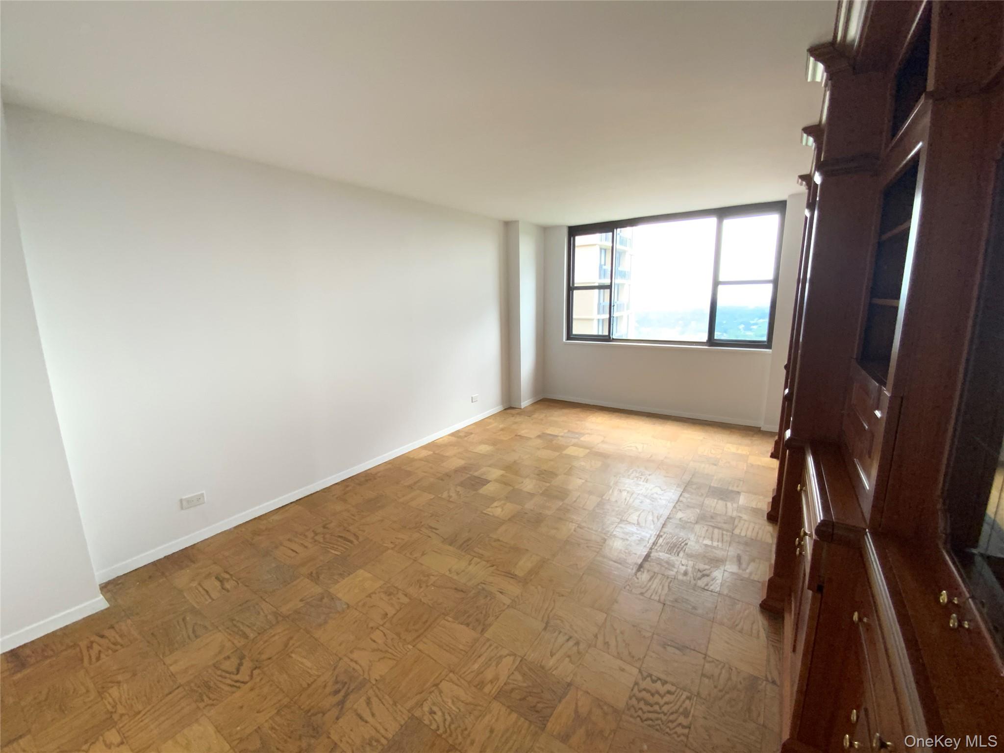 26910 Grand Central Parkway, Unit 27Z photo 5