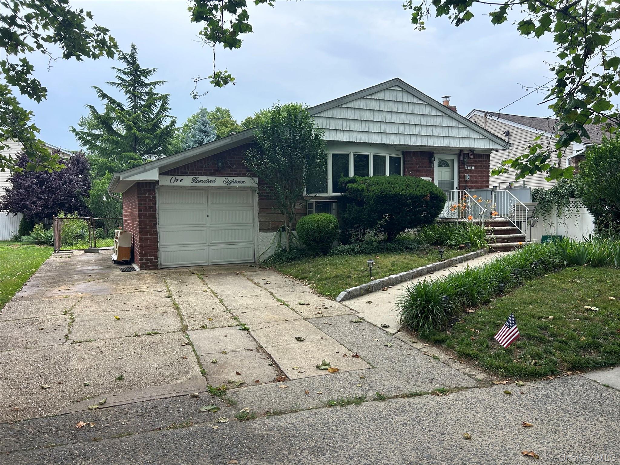 118 Franklin Avenue – For Sale