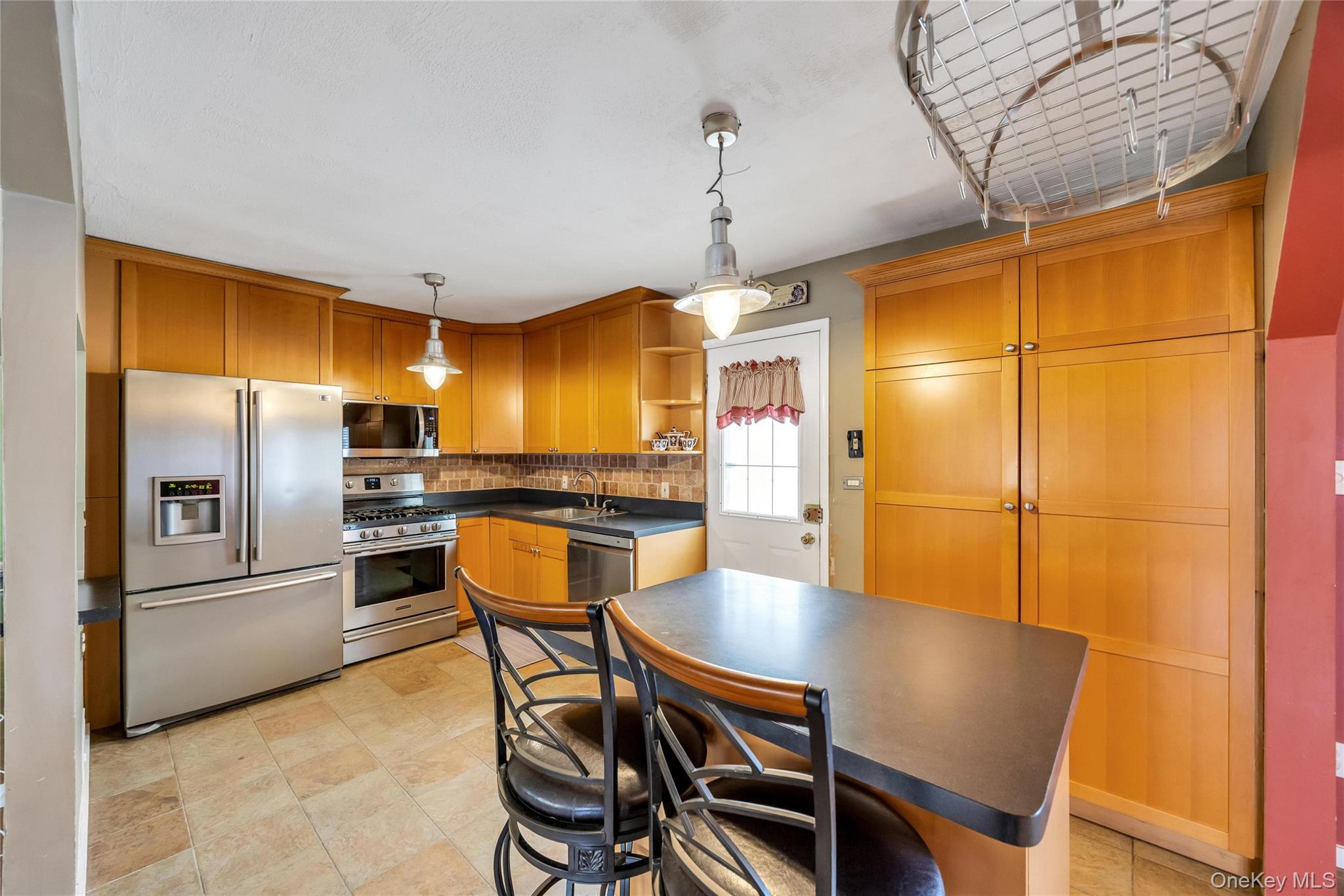 2 Briggs Street – For Sale photo 4