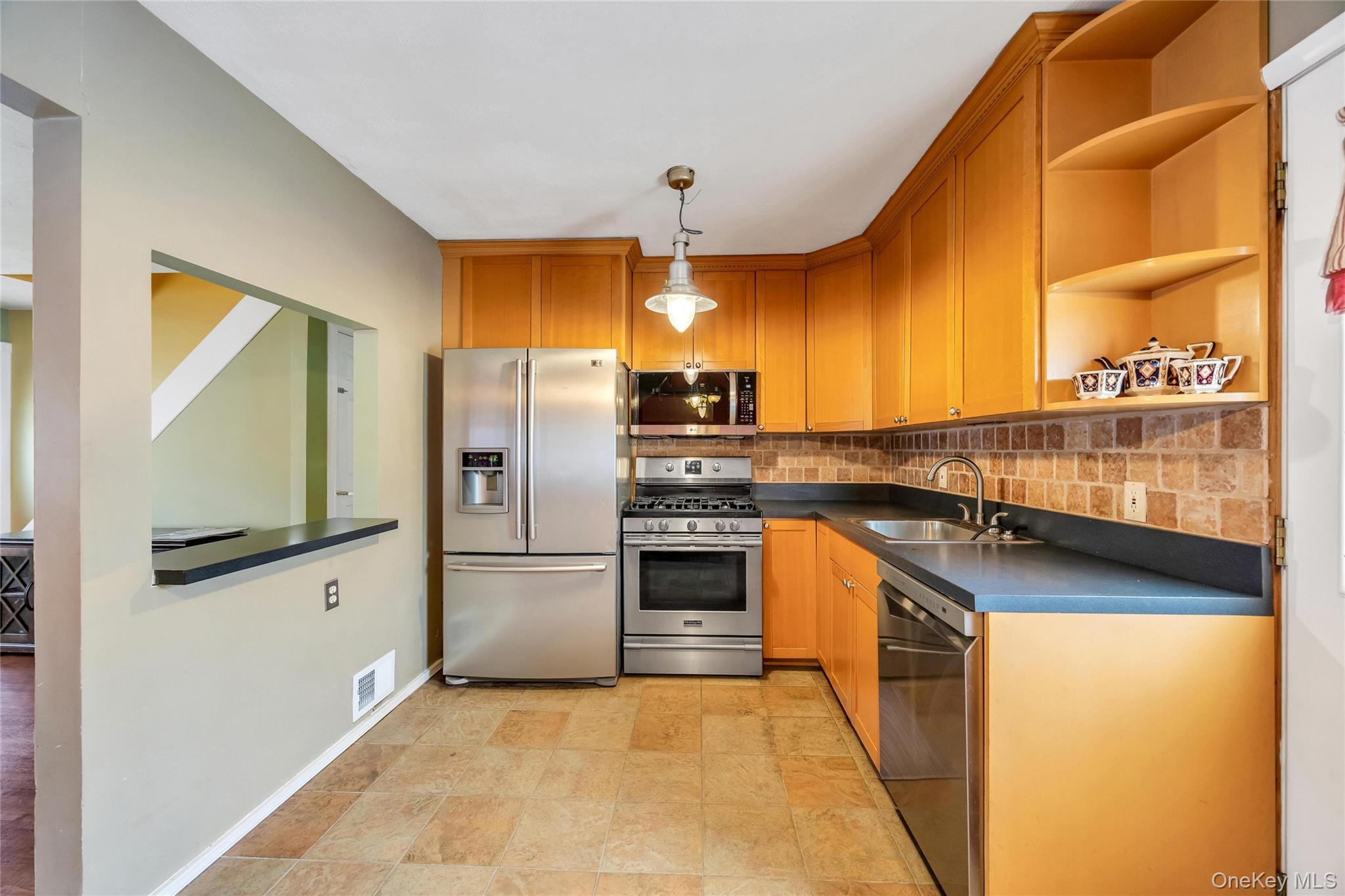 2 Briggs Street – For Sale photo 3
