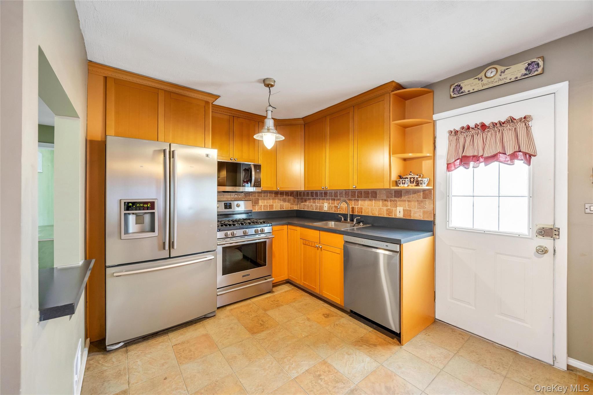 2 Briggs Street – For Sale photo 2