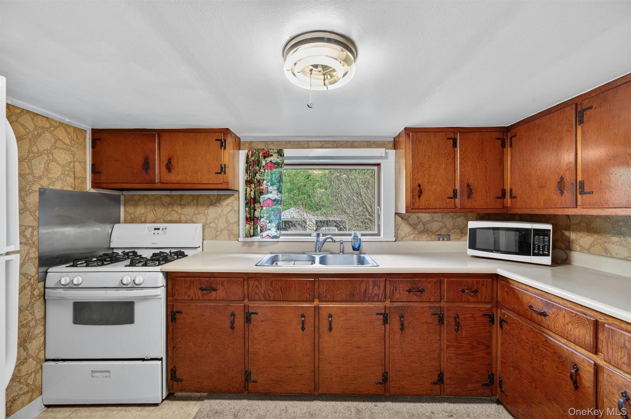 32 Tarbell Road – For Sale photo 17
