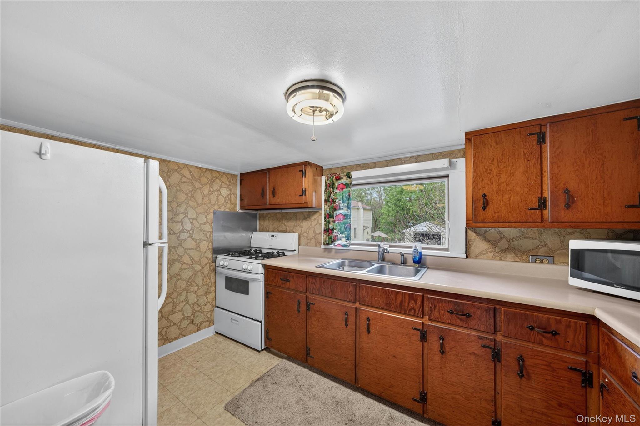 32 Tarbell Road – For Sale photo 15
