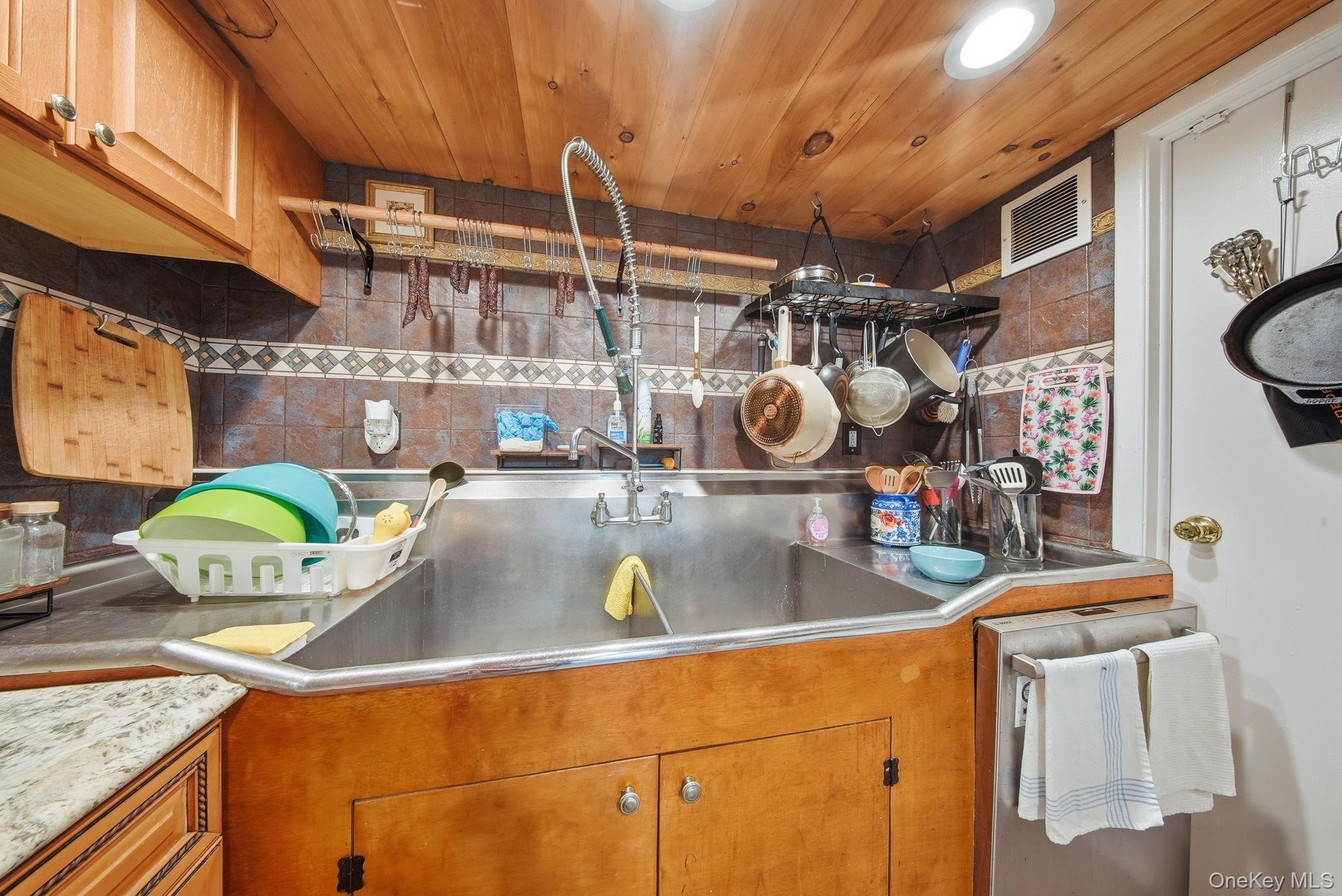 143 S Maplewood Road – For Sale photo 10