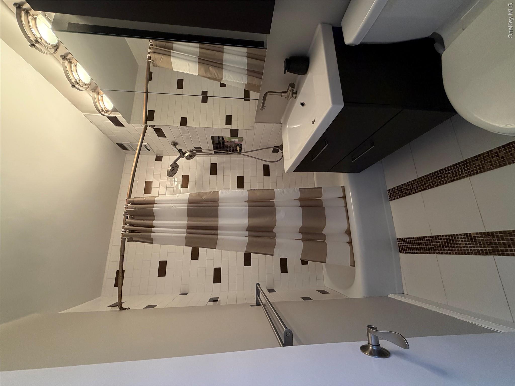 3777 Independence Avenue, Unit 5D photo 3