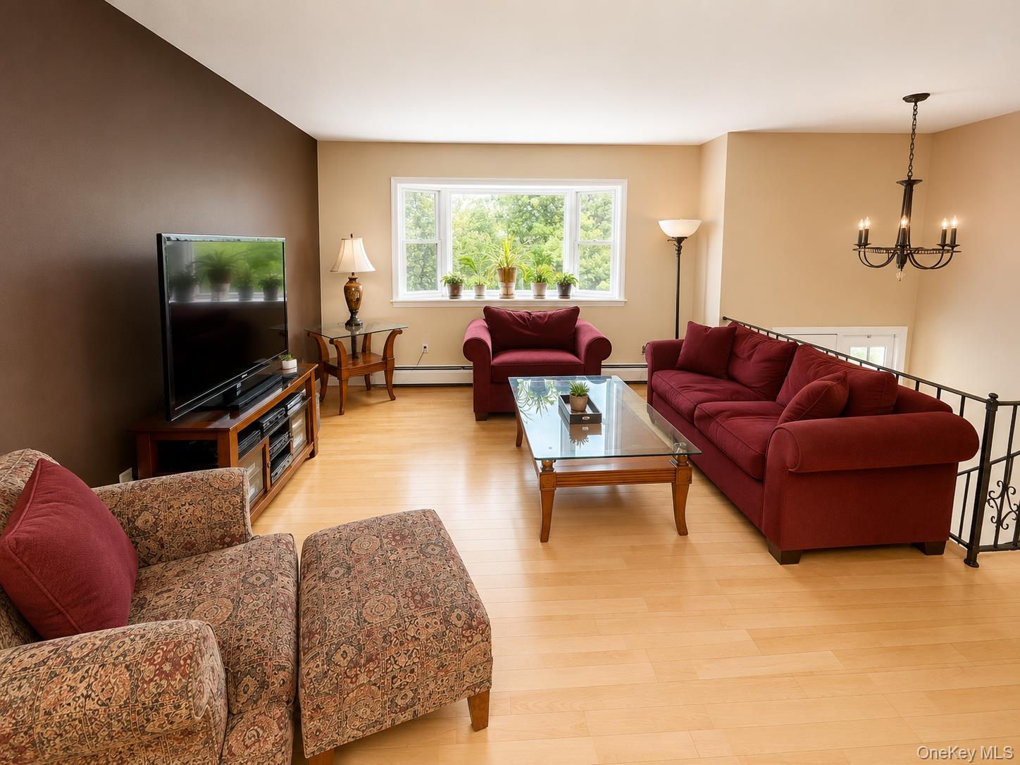 7 Twin Court – For Sale photo 2