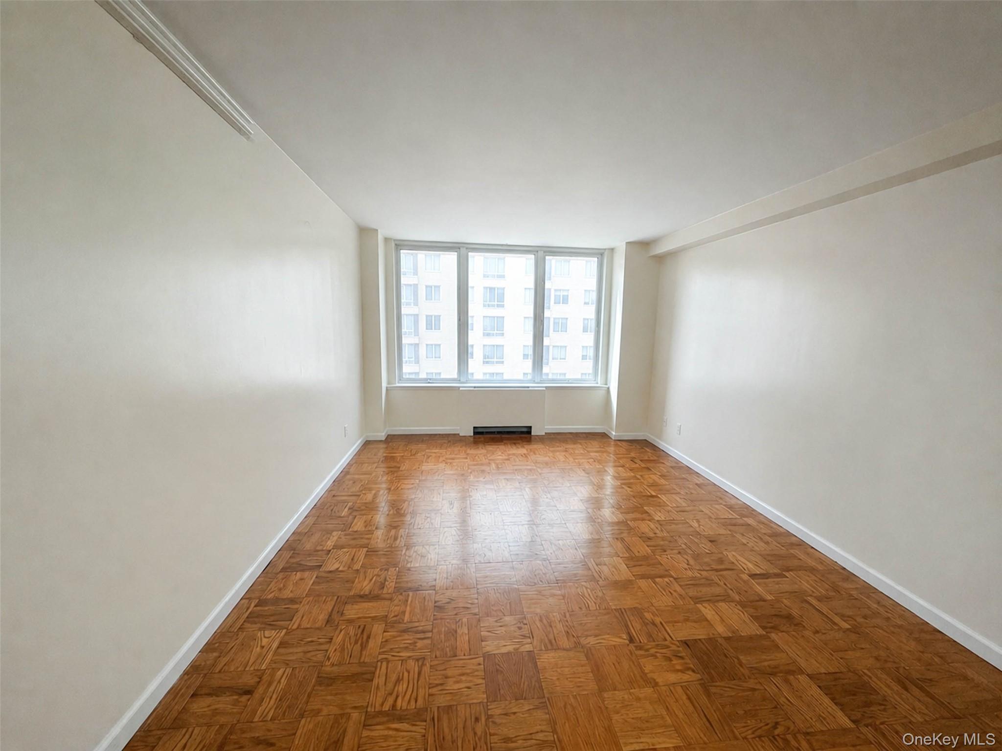 61-20 Grand Central Parkway, Unit C1001 photo 2