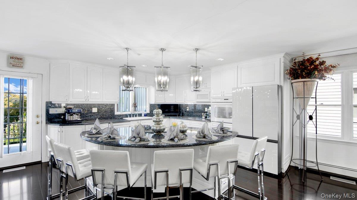 27 Woodside Avenue, Unit A photo 6