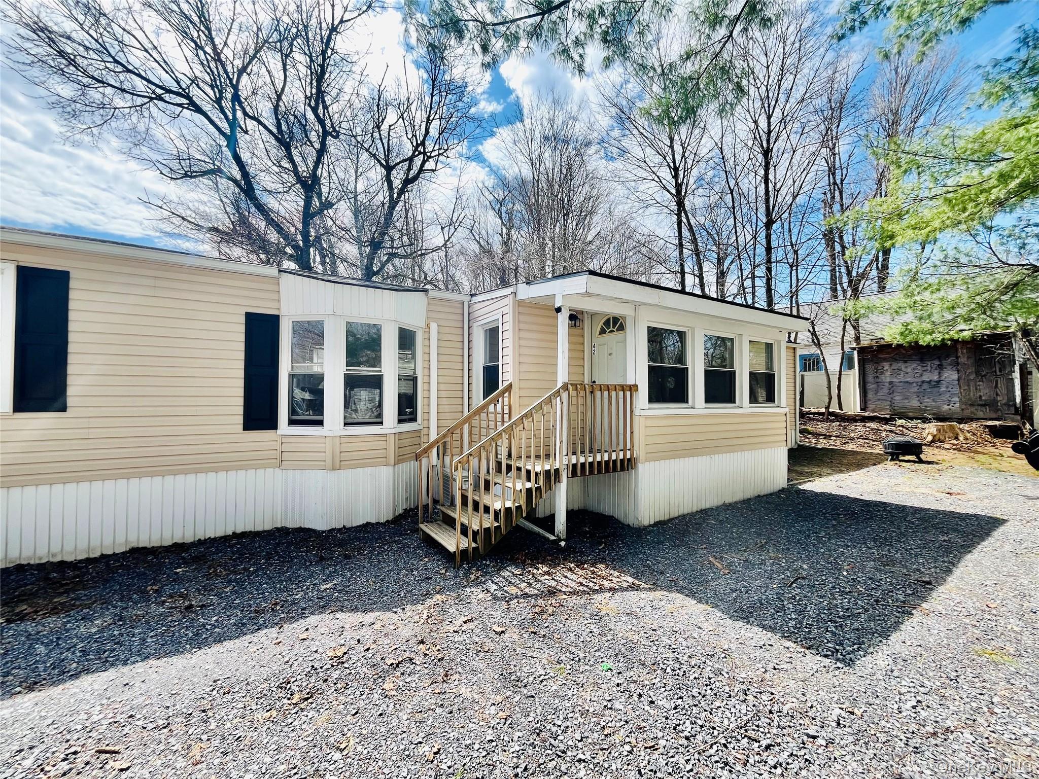 723 Beekman Road, Unit 42 photo 5