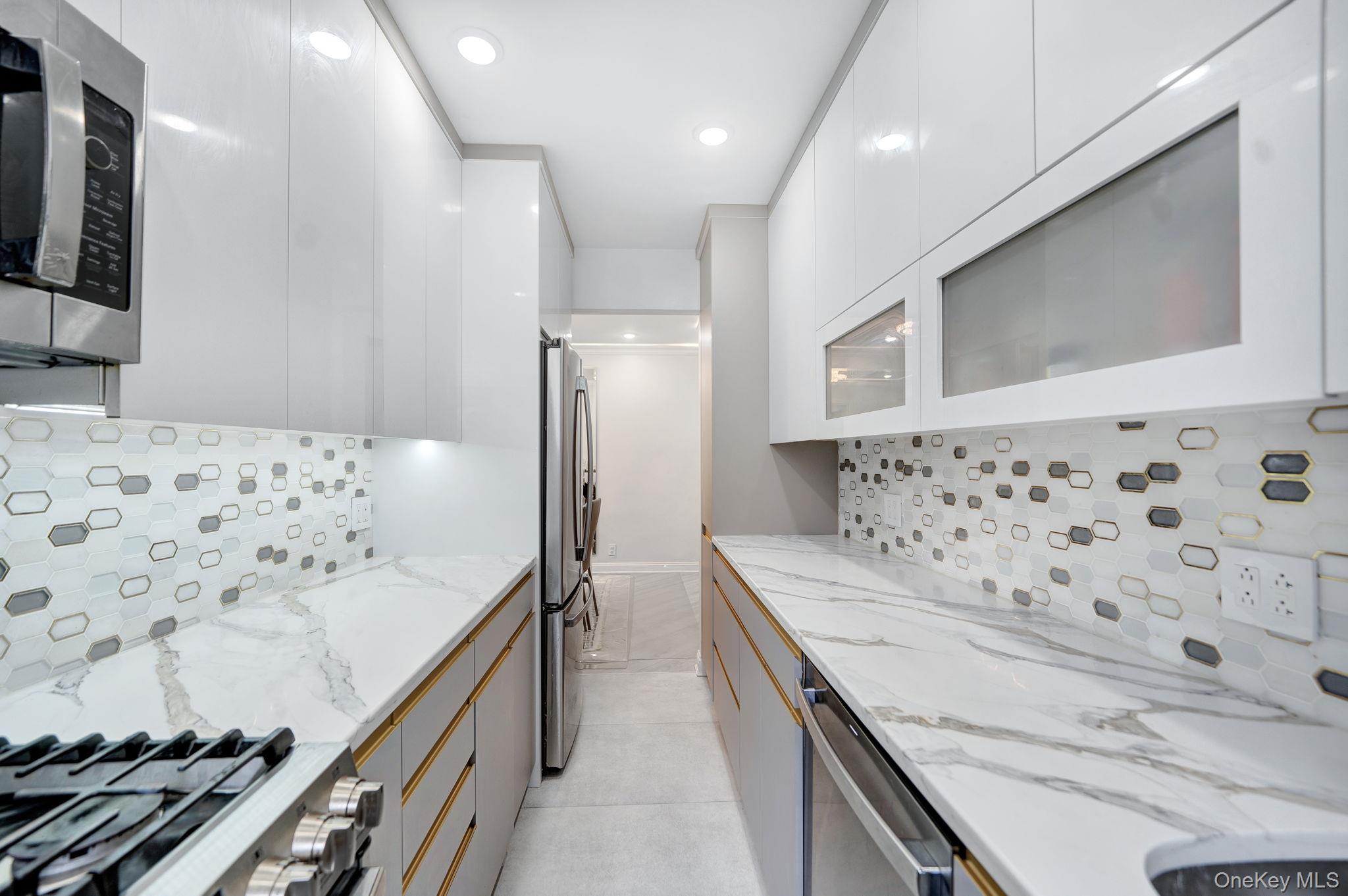 98-25 64th Road, Unit 2B photo 16