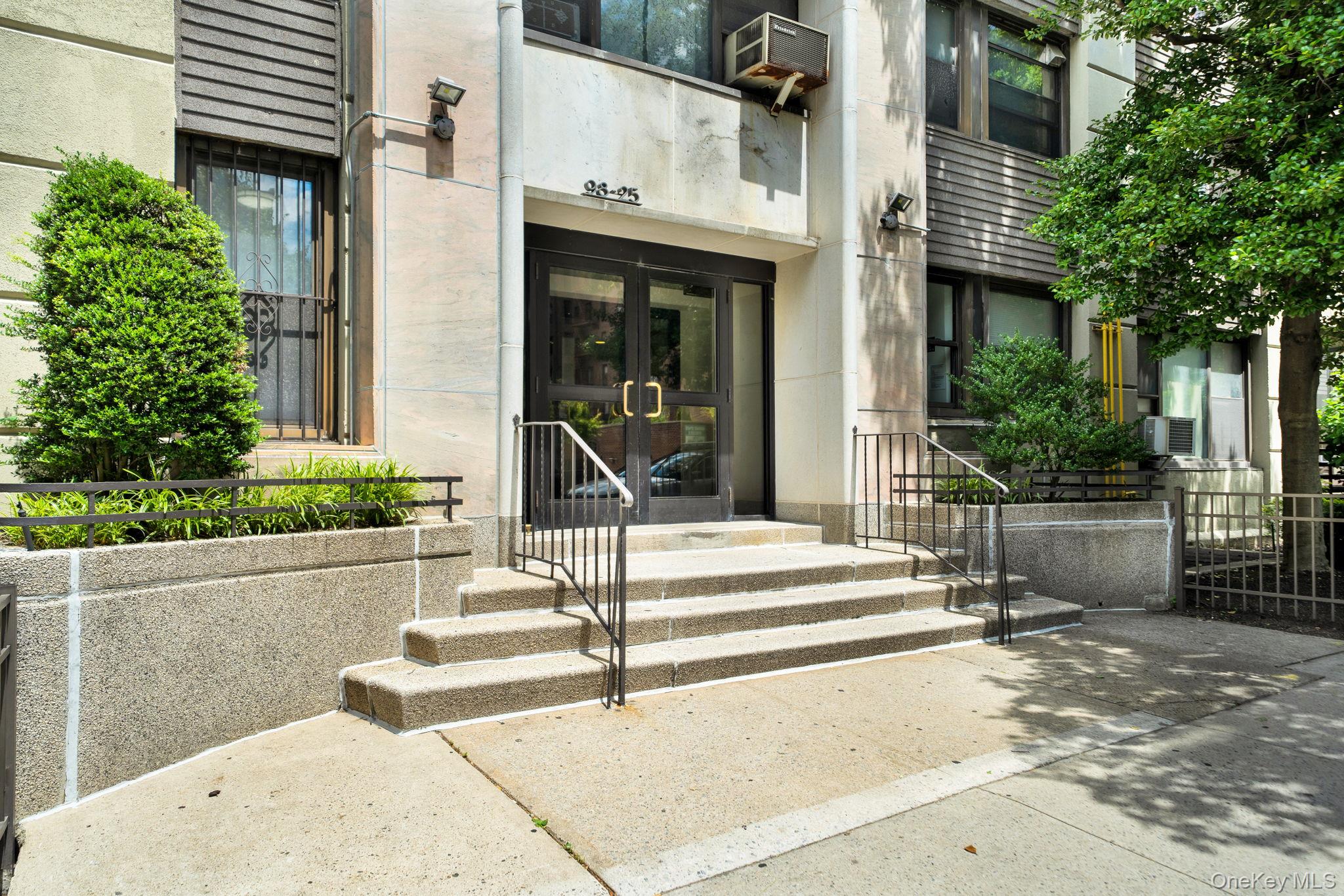 98-25 64th Road, Unit 2B photo 2