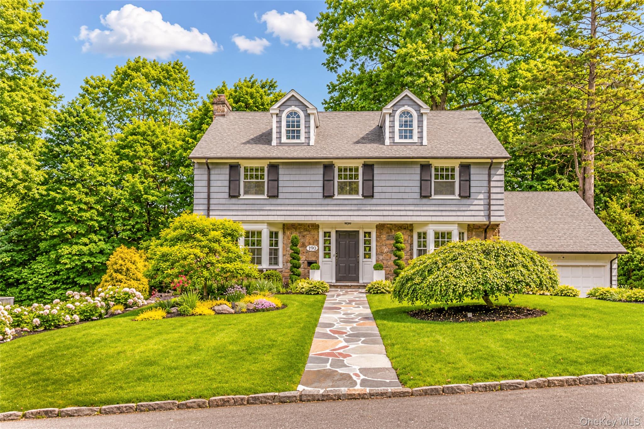 190 Douglas Place – For Sale