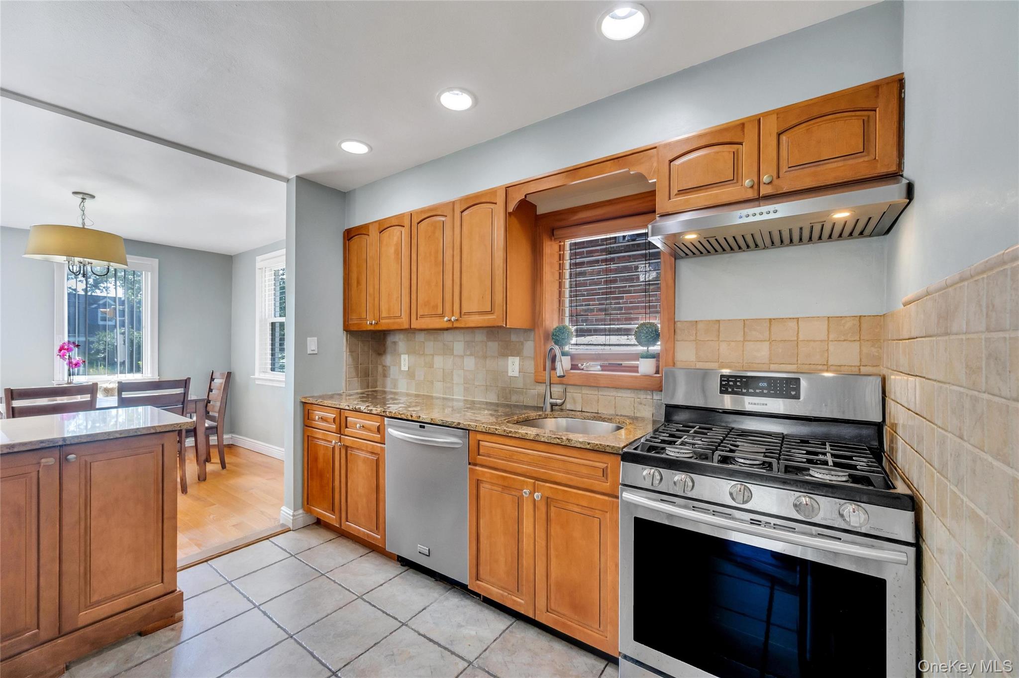 374 Rockaway Parkway – For Sale photo 2