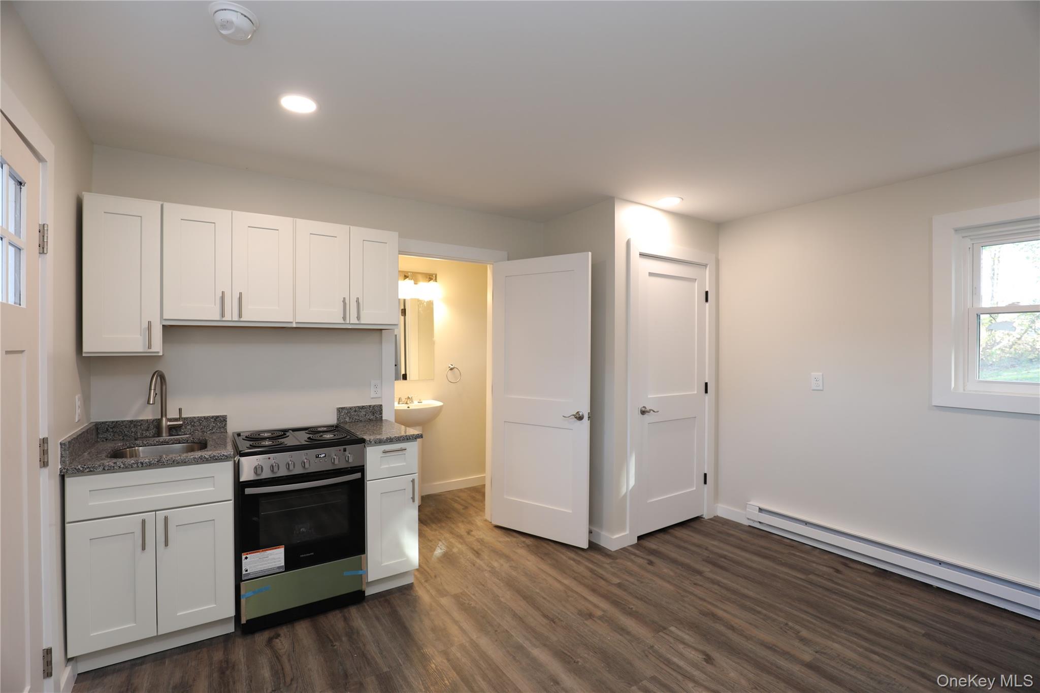 14311 9W, Unit 1 photo 2