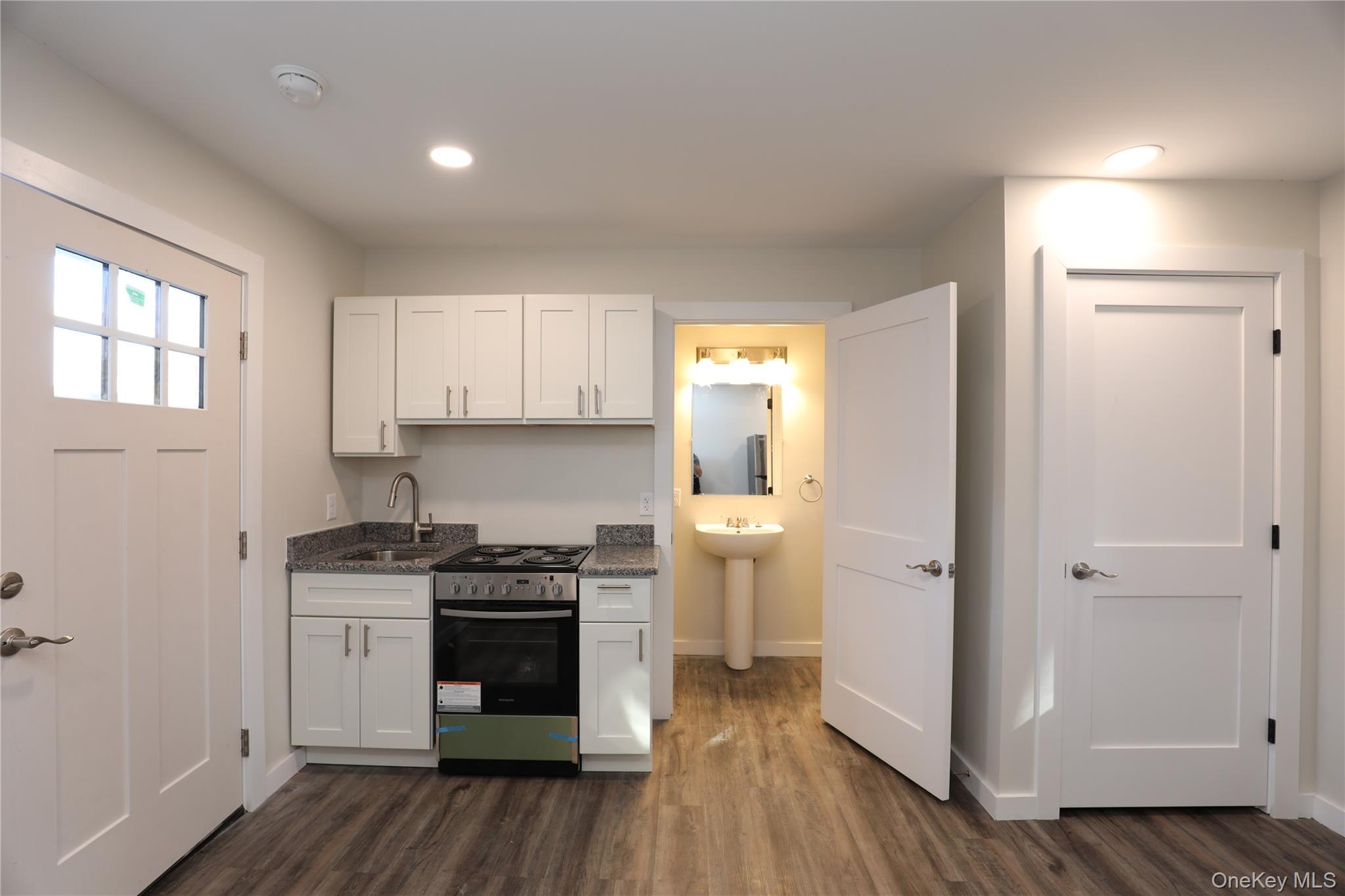 14311 9W, Unit 1 photo 3