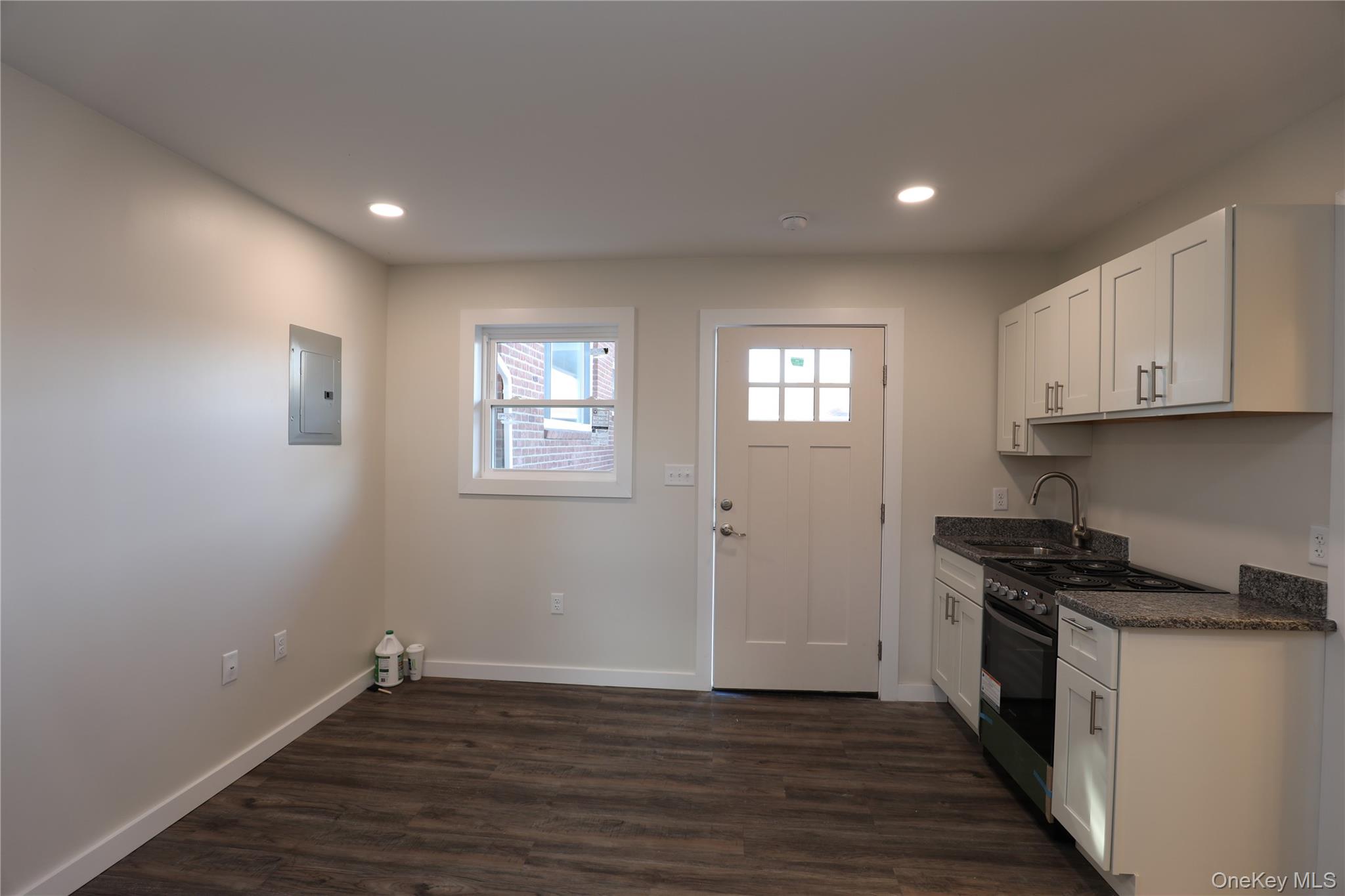 14311 9W, Unit 1 photo 4