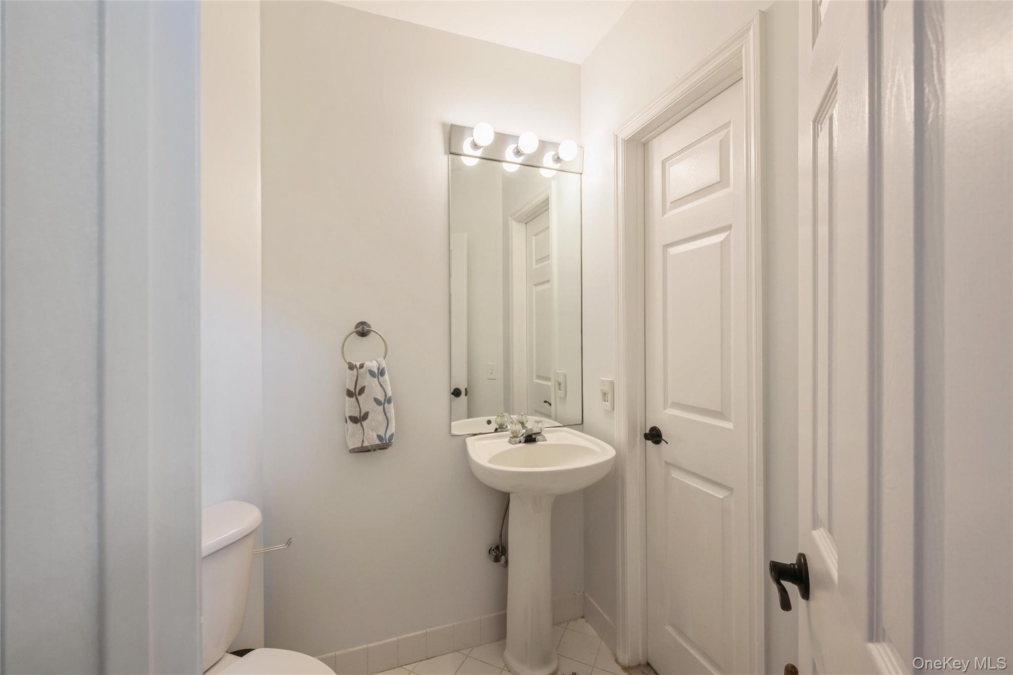 8 Jennifer Lane – For Sale photo 6