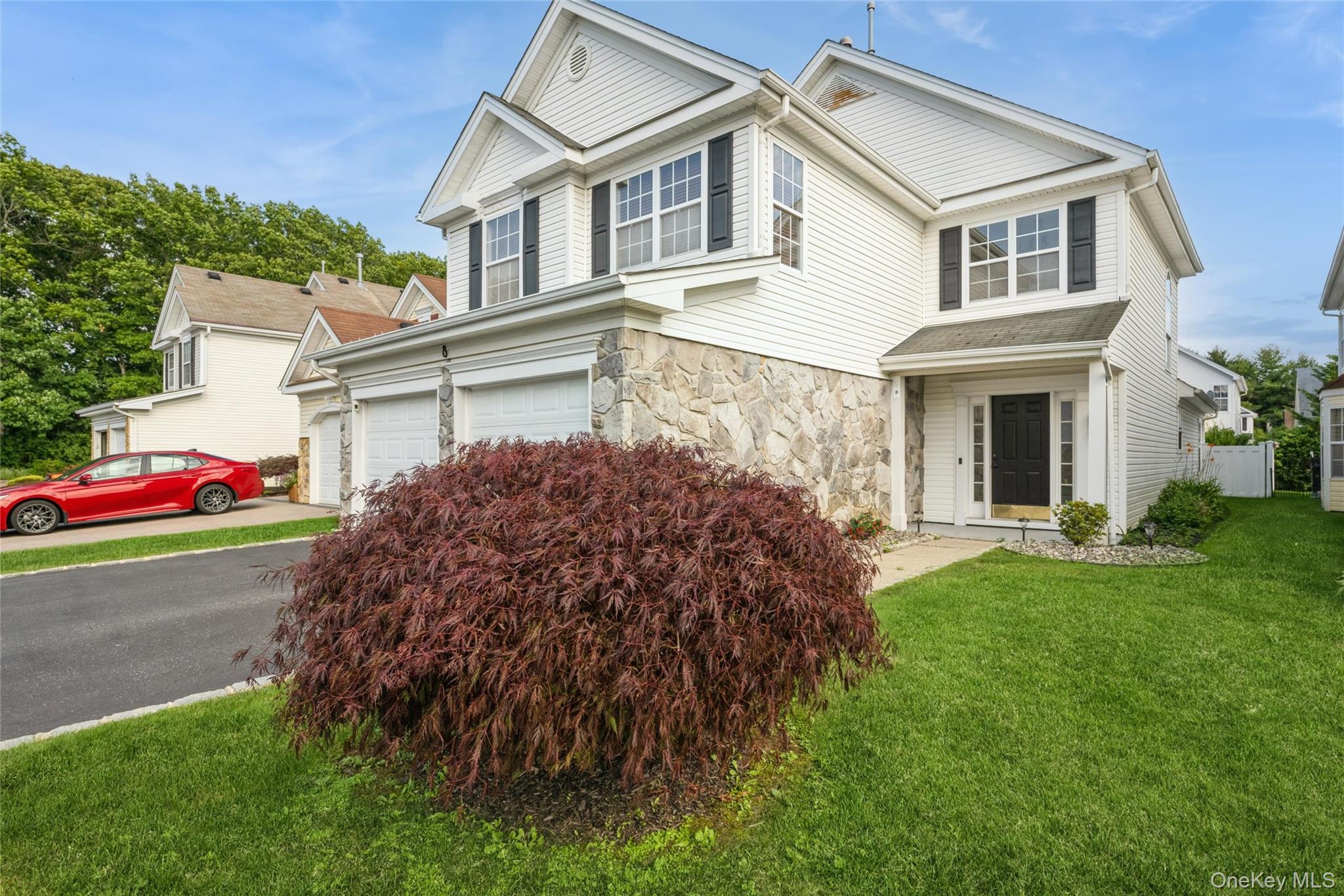 8 Jennifer Lane – For Sale photo 3