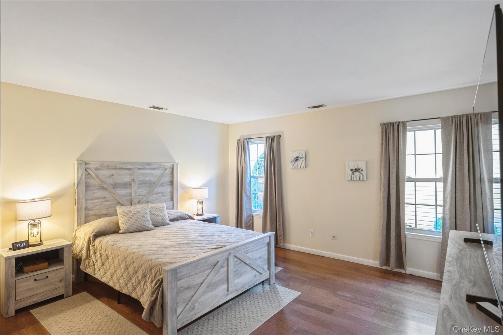 8 Jennifer Lane – For Sale photo 8