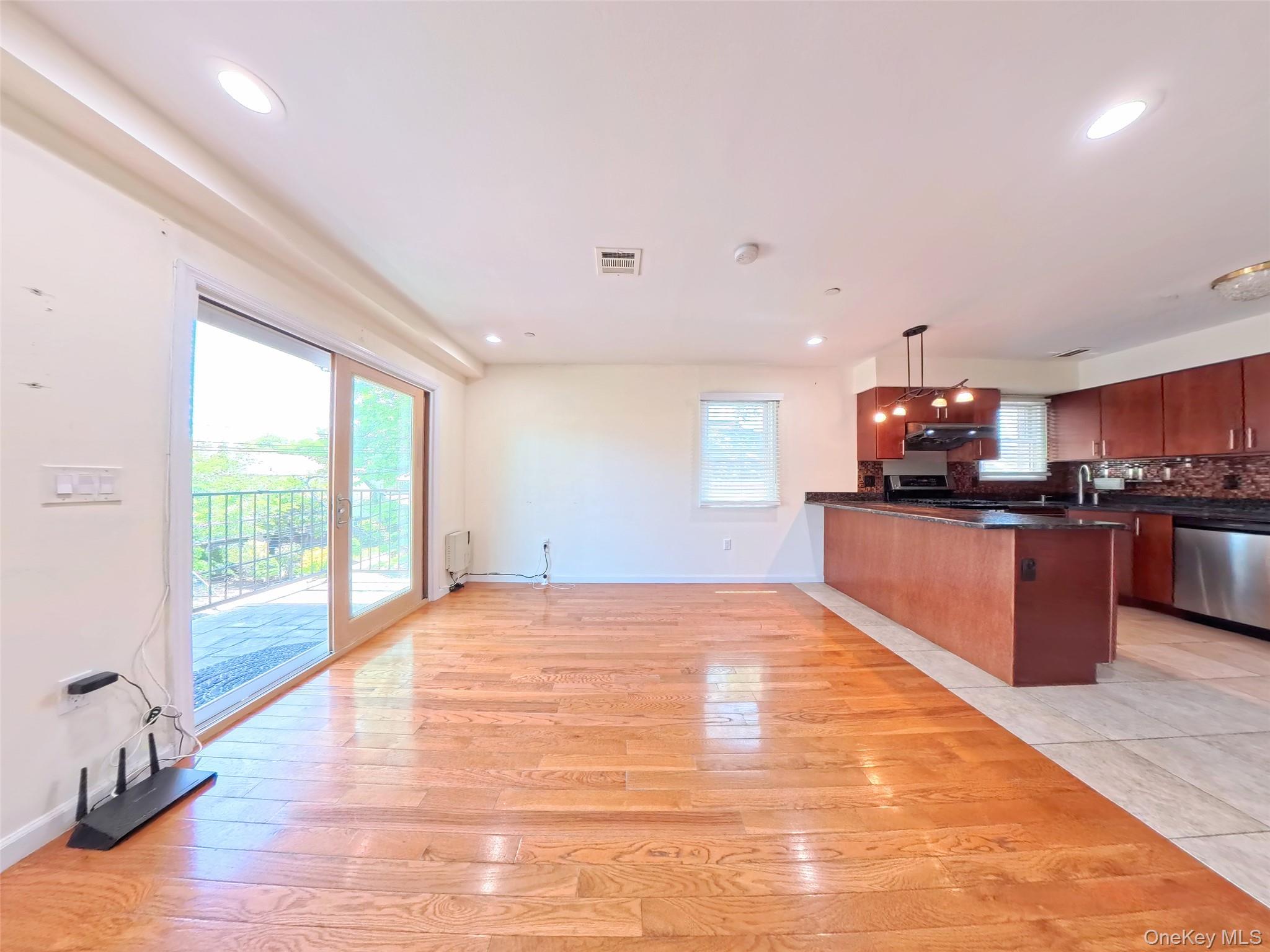 4038 194th Street, Unit 3B
