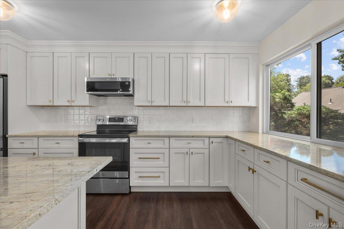 156 Heritage Hills, Unit A photo 2