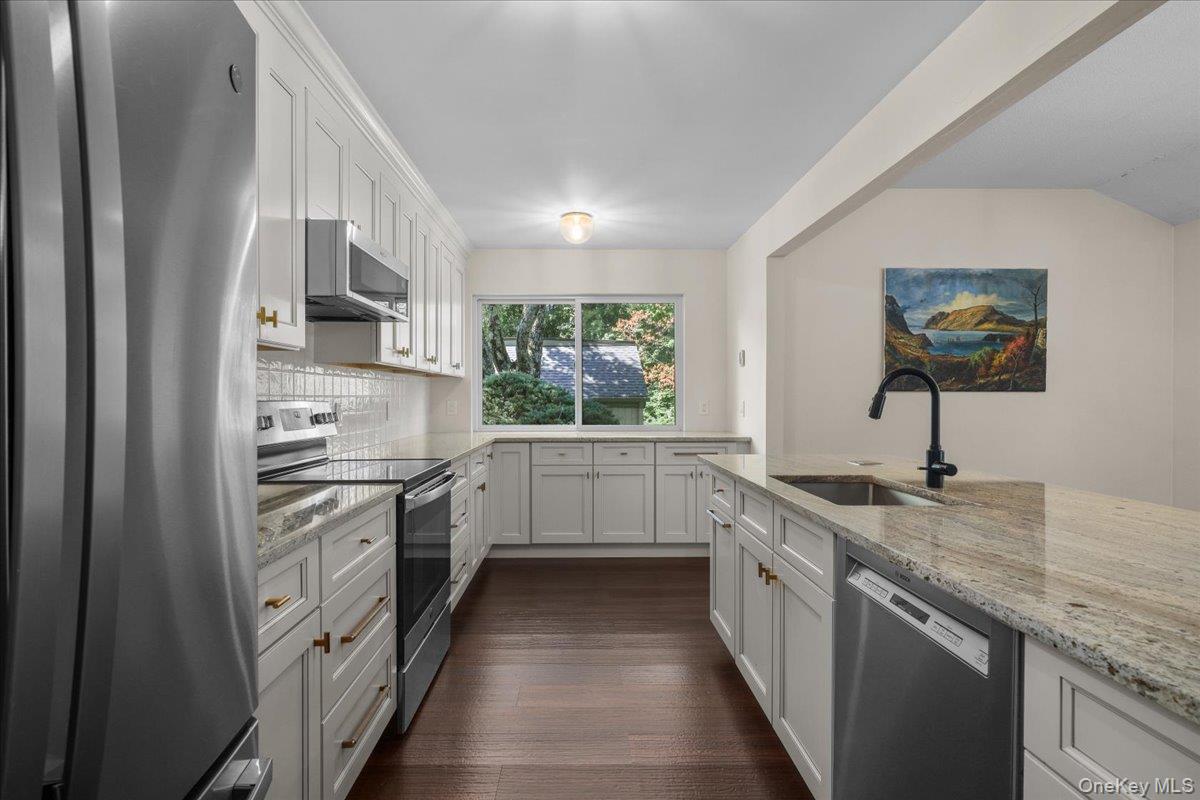 156 Heritage Hills, Unit A photo 4