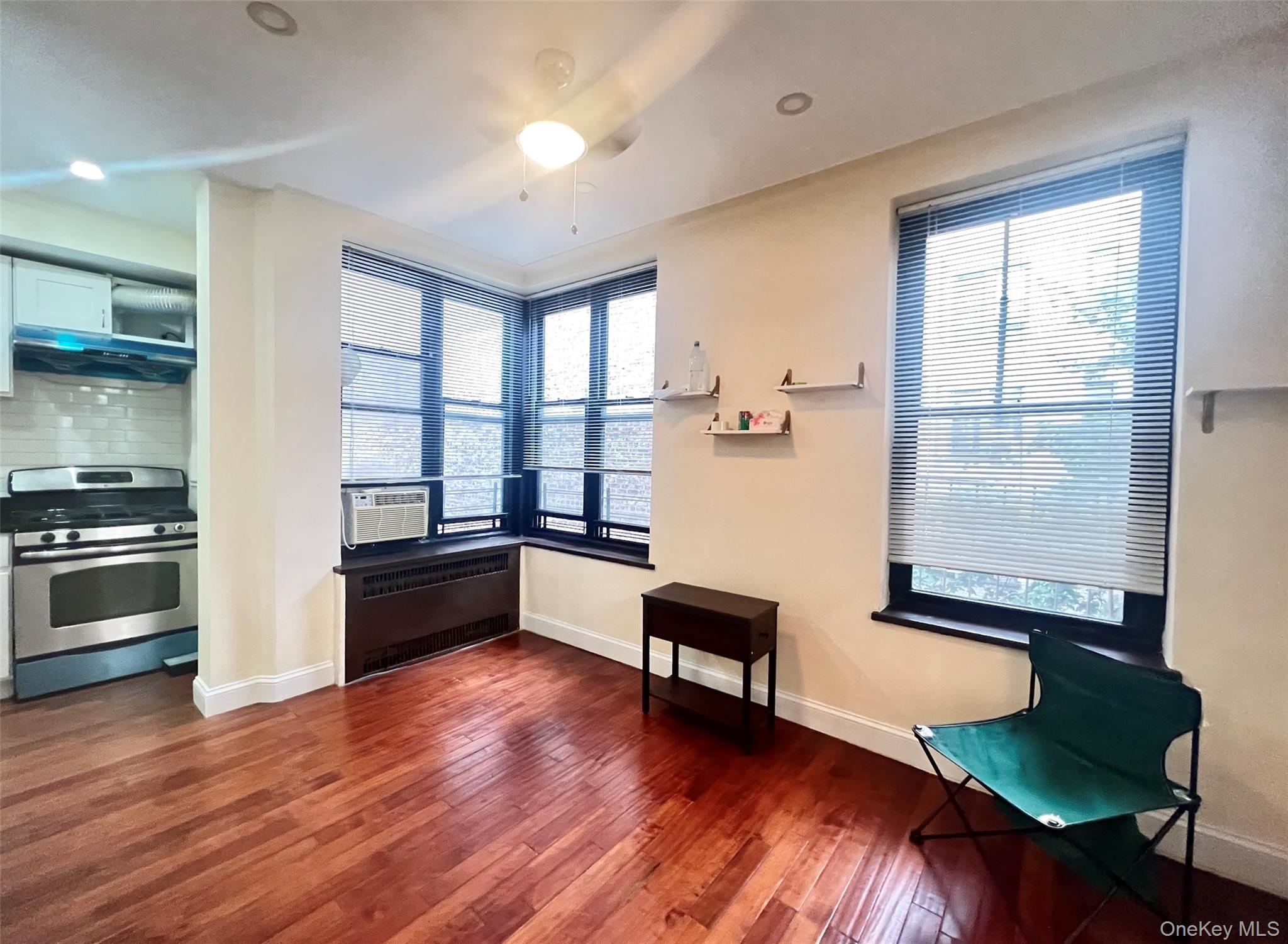 82-01 Britton Avenue, Unit 5K photo 4