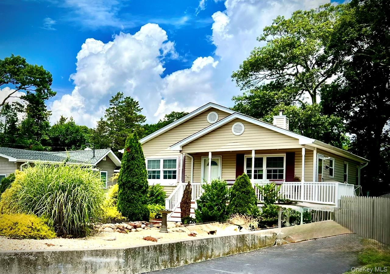 89 Rugby Drive – For Sale photo 2