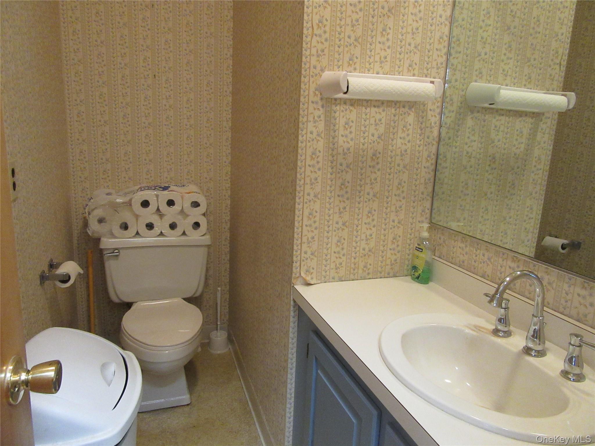 36 E Main Street – For Sale photo 19
