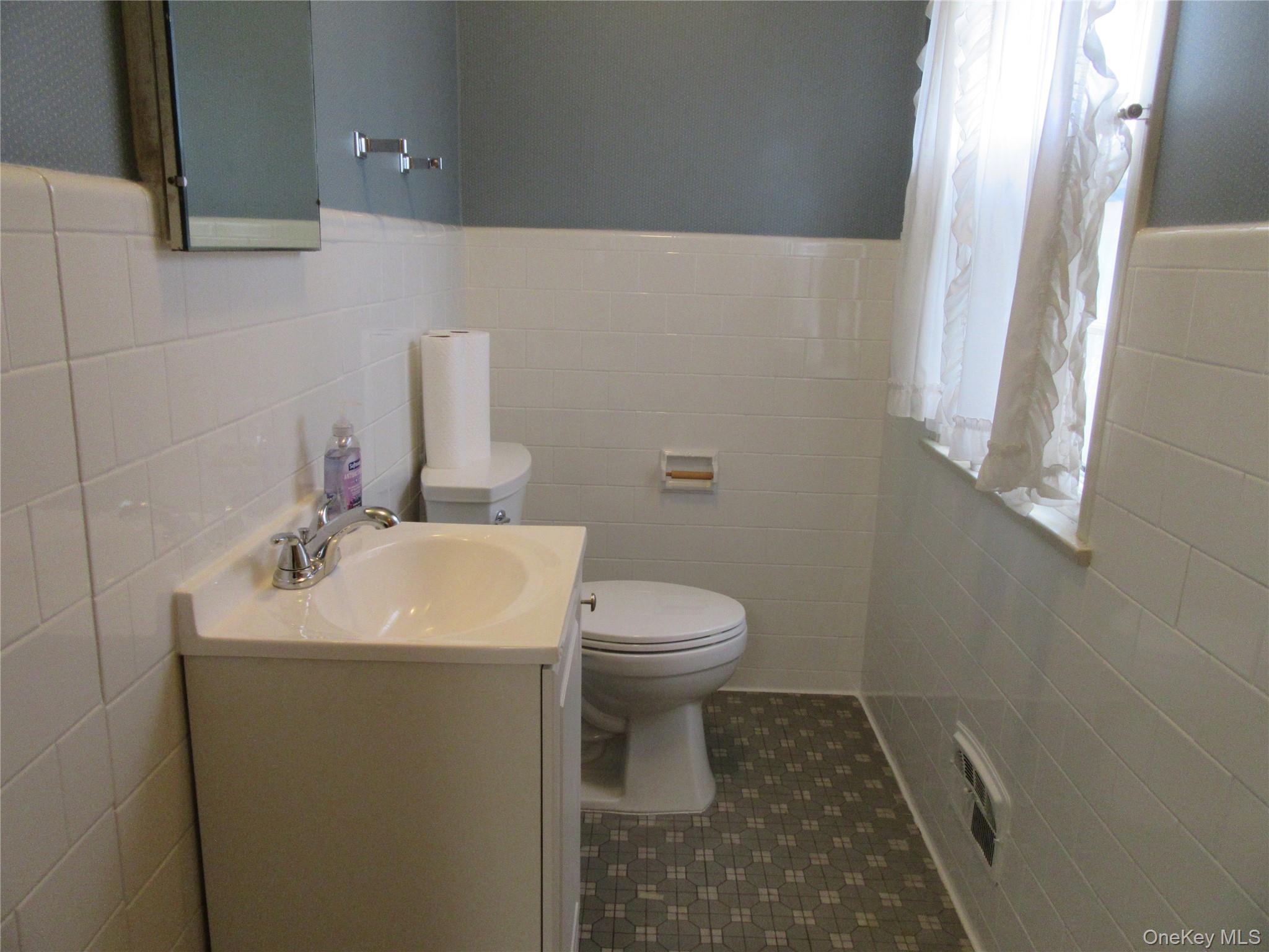 36 E Main Street – For Sale photo 23