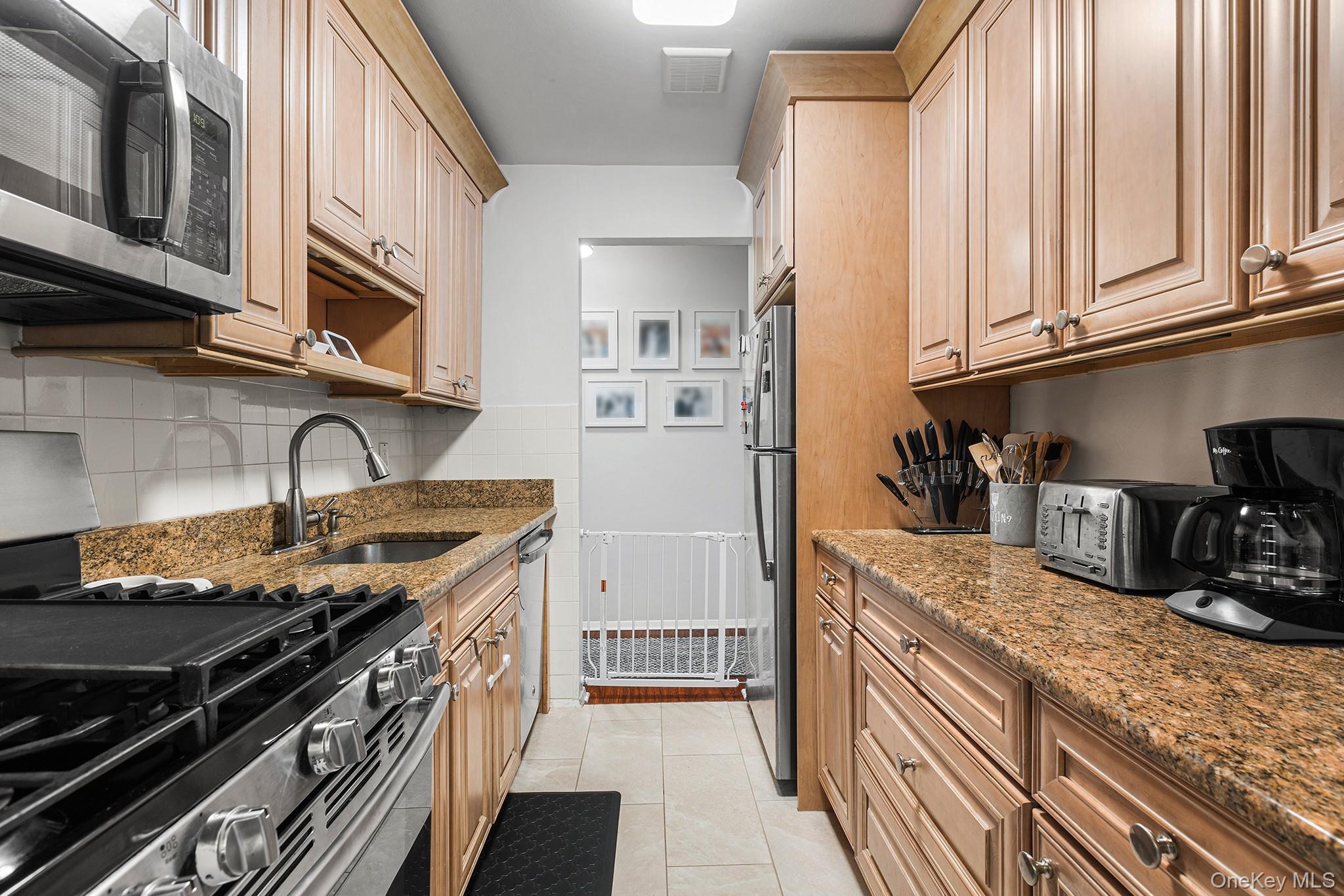2241 Palmer Avenue, Unit 3E photo 6