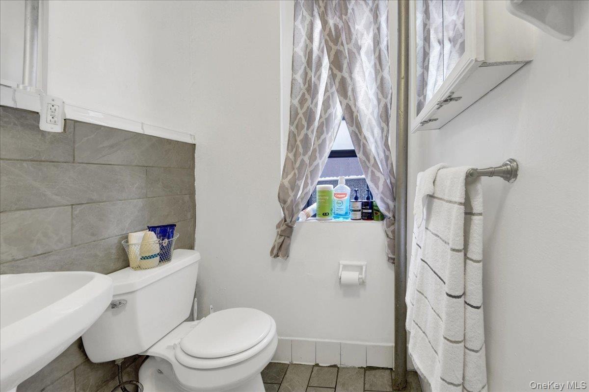 854 Intervale Avenue, Unit 2 photo 4