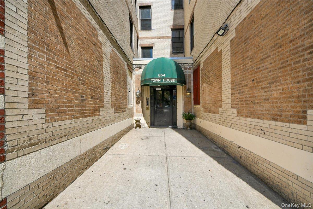 854 Intervale Avenue, Unit 2 photo 16