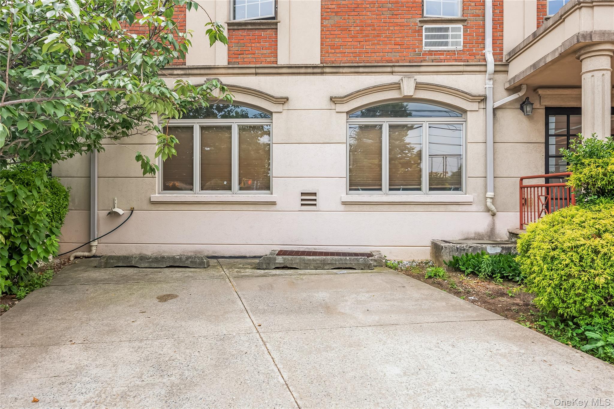 66-06 70th Street, Unit R5 photo 4