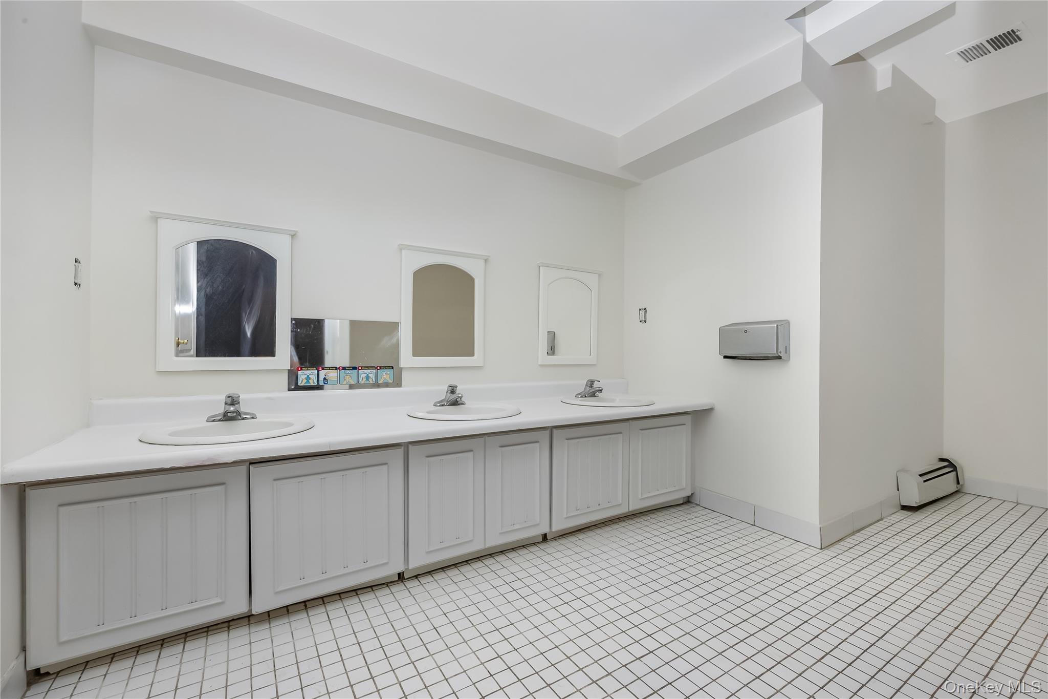 66-06 70th Street, Unit R5 photo 15