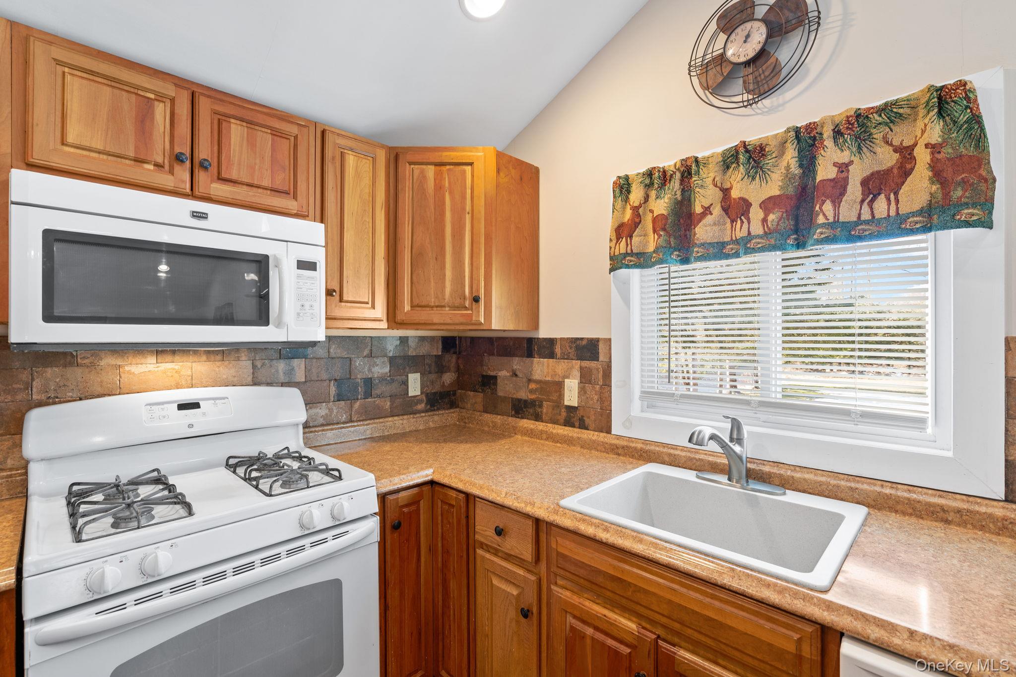640 Debruce Road – For Sale photo 21