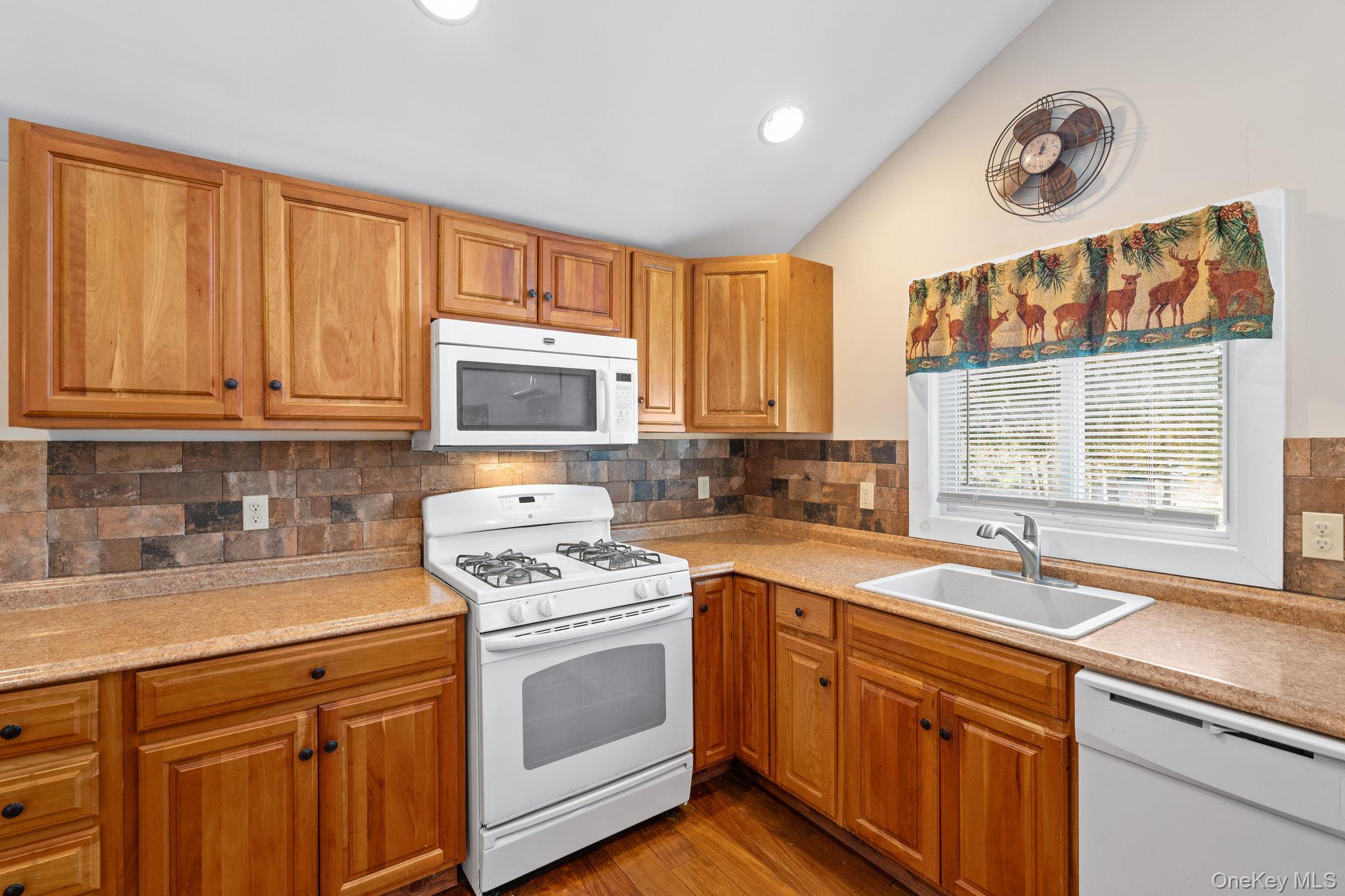 640 Debruce Road – For Sale photo 19