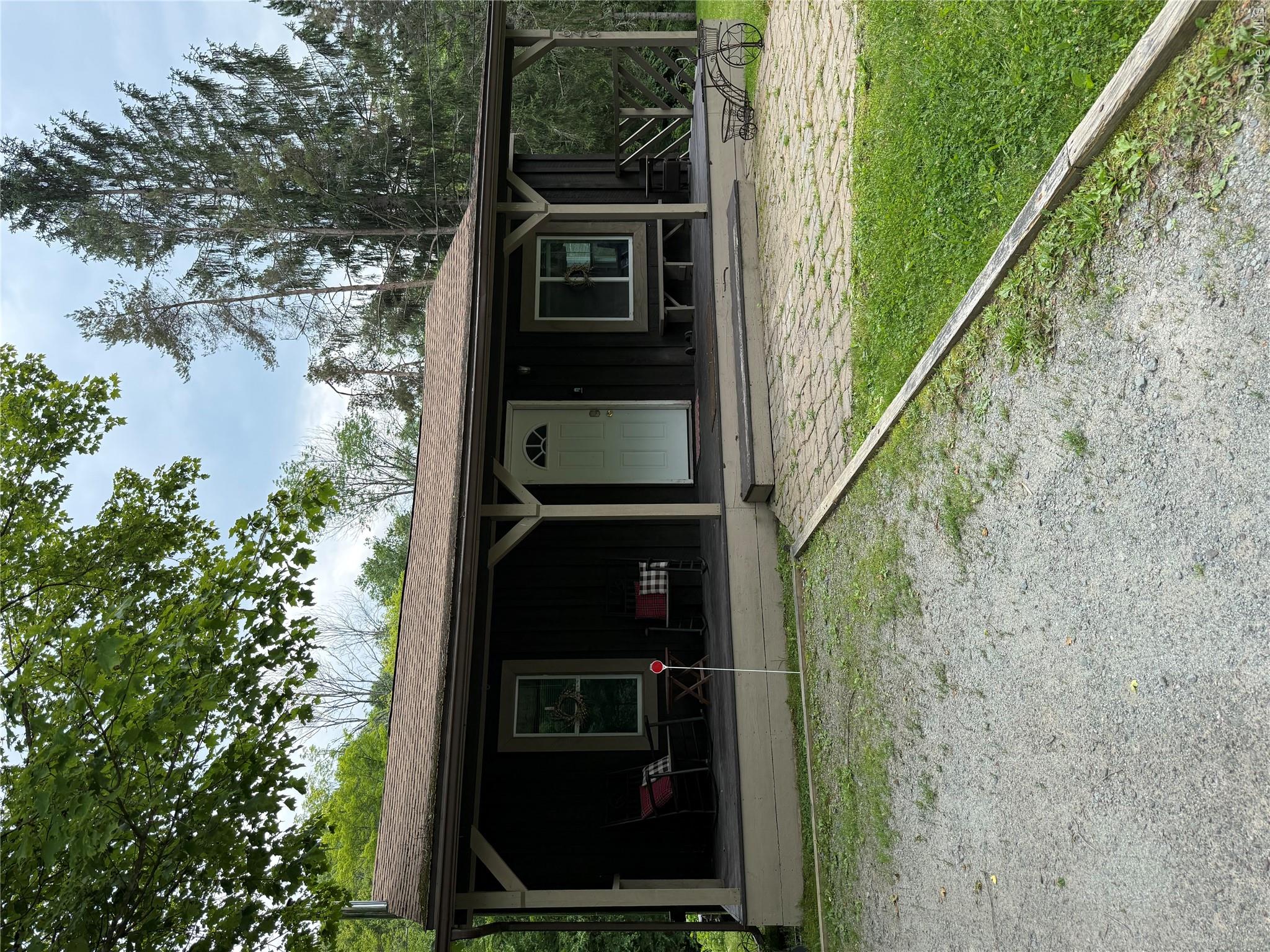640 Debruce Road – For Sale