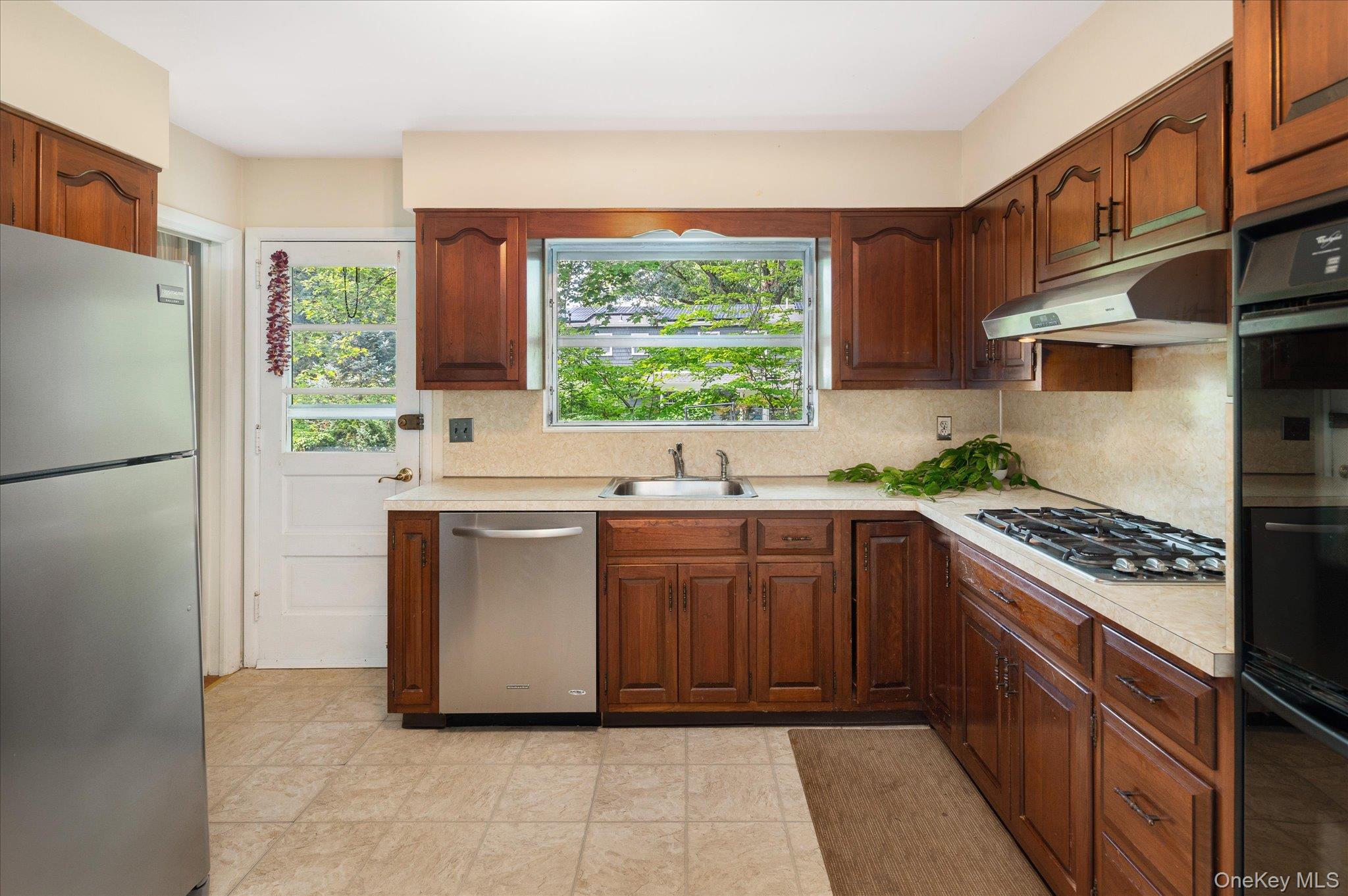 5 Lakeview Avenue – For Sale photo 9