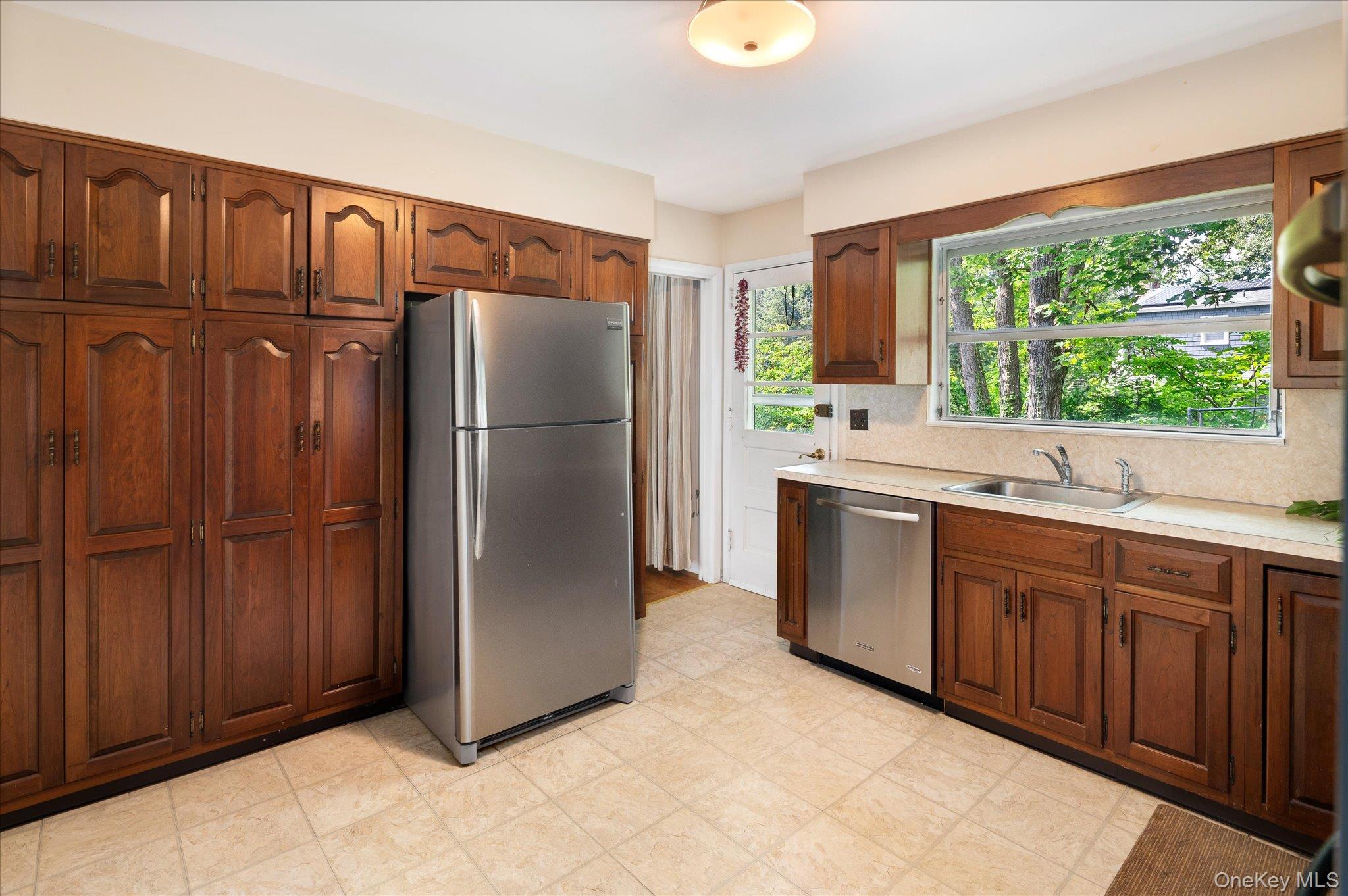5 Lakeview Avenue – For Sale photo 10