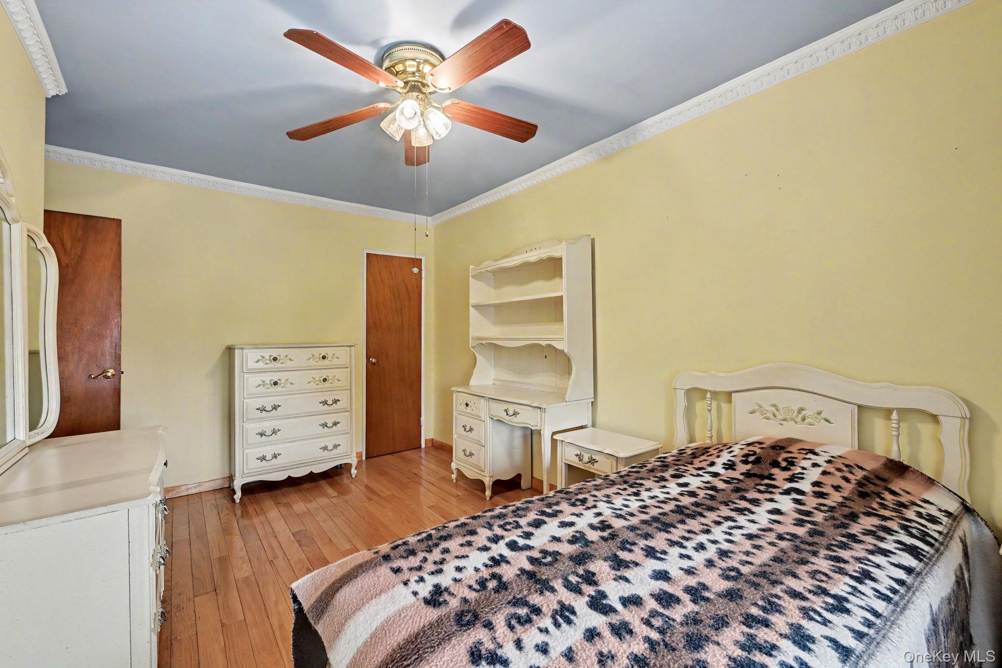 25-19 76th Street – For Sale photo 18
