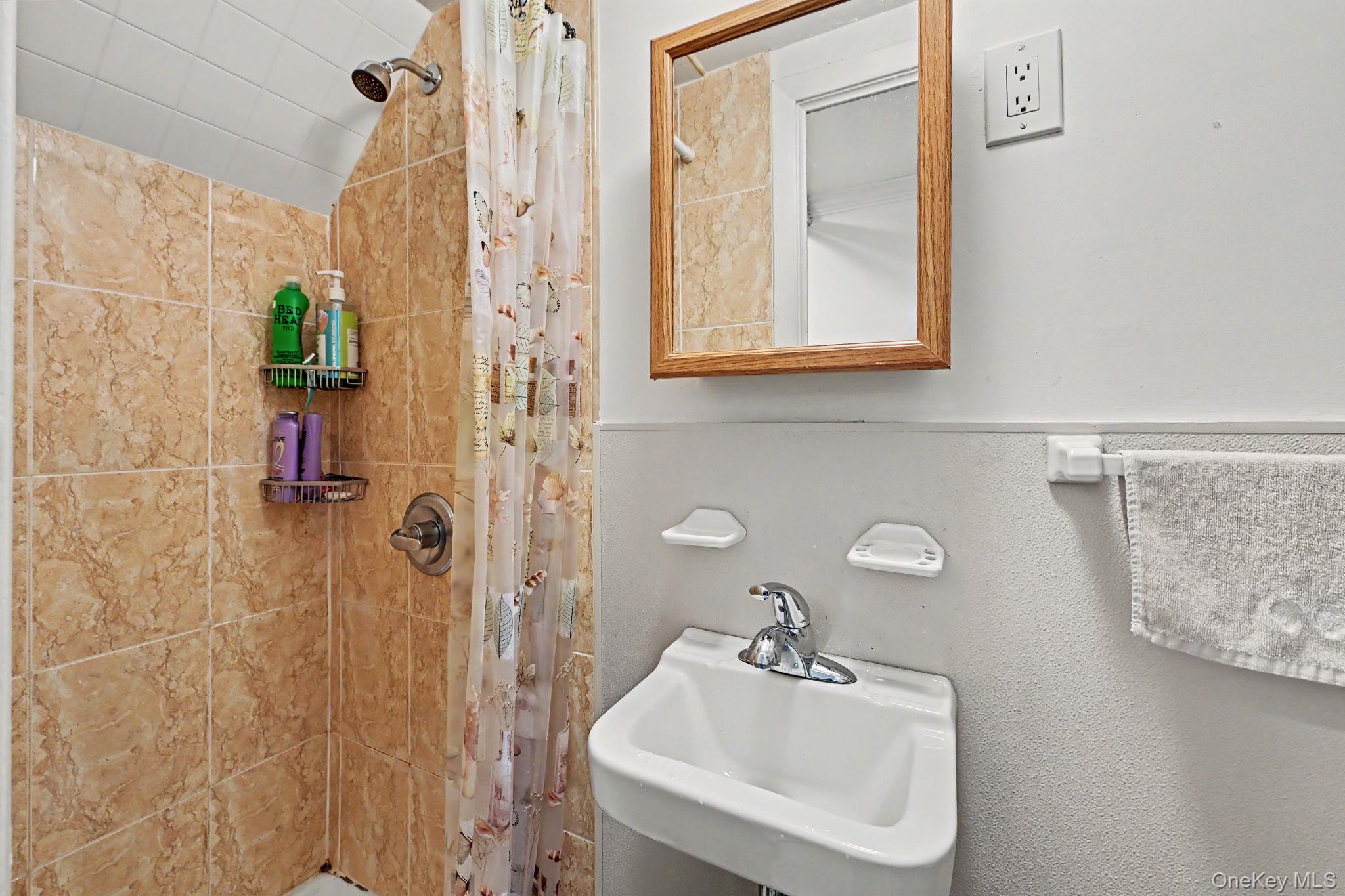 25-19 76th Street – For Sale photo 23
