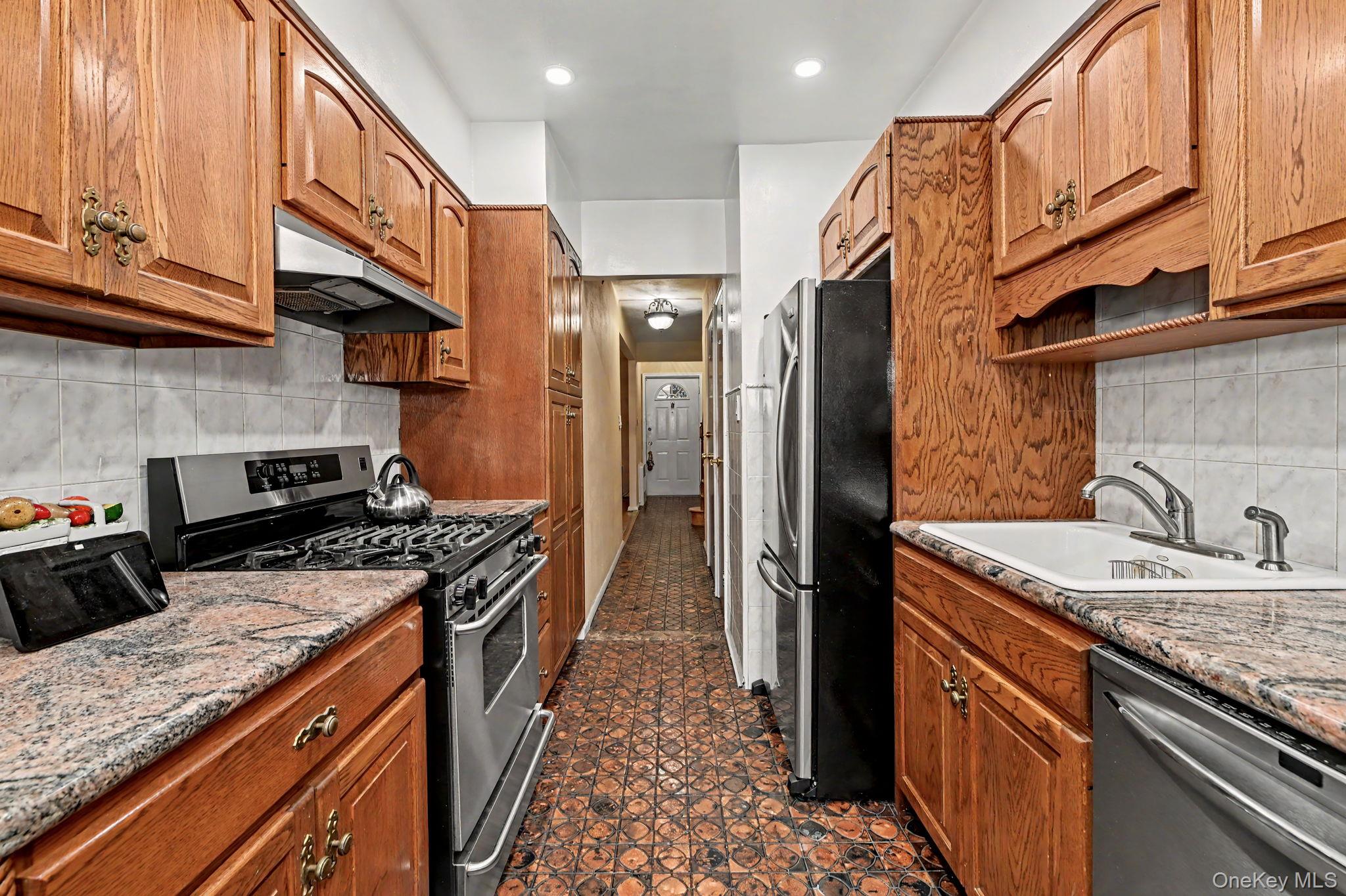 25-19 76th Street – For Sale photo 8