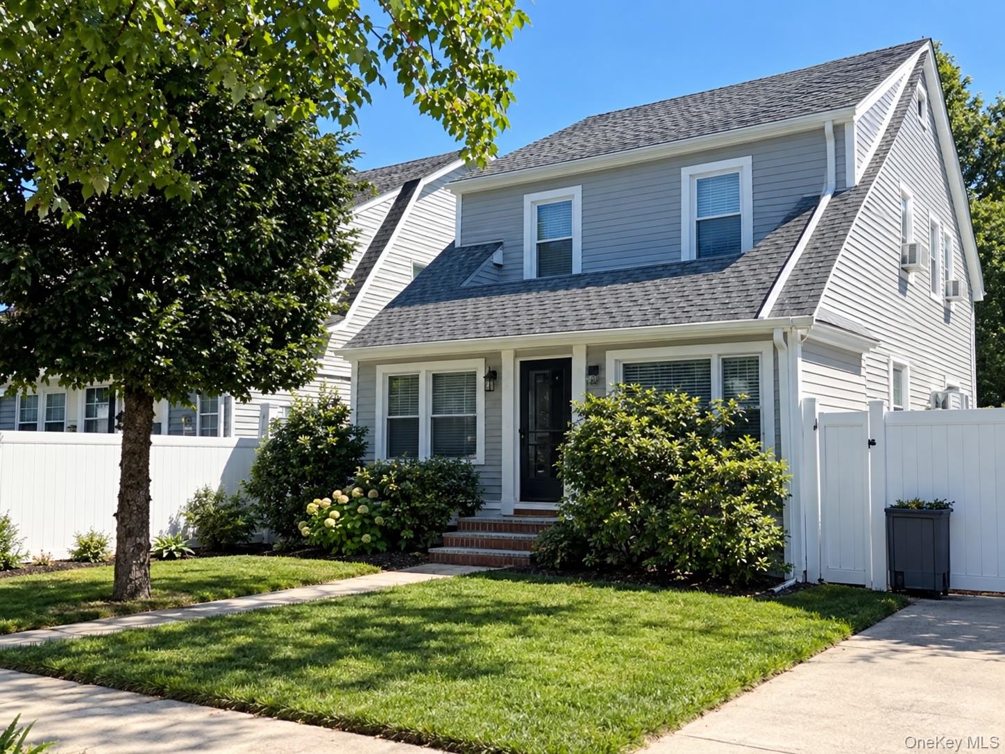93-27 215th Place – For Sale photo 3