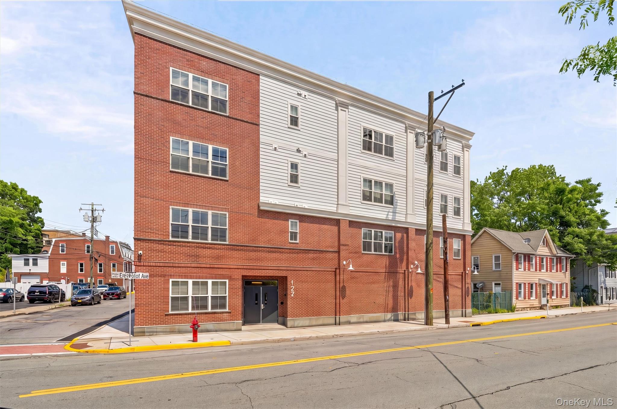 122 Greenwich Avenue – For Sale photo 6