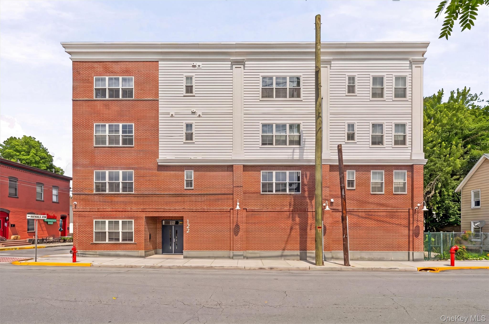 122 Greenwich Avenue – For Sale photo 2
