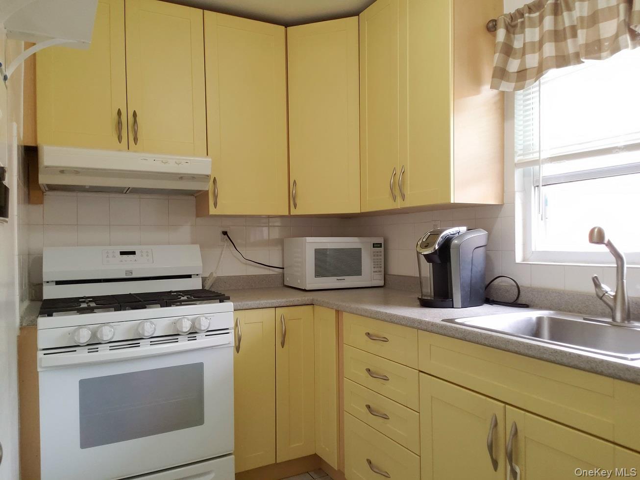 330 S Broadway, Unit D9 photo 3